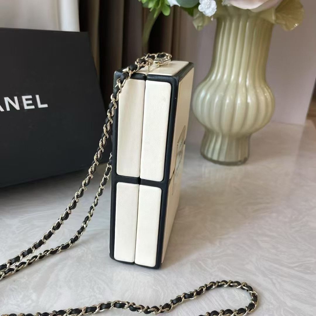 Chanel Pre-loved Bag Very good condition Size ONE SIZE - 3 Thumbnail