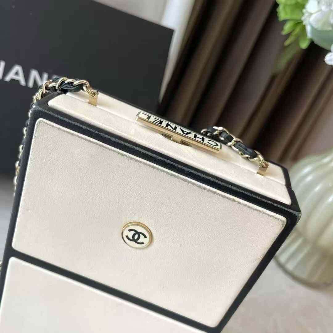 Chanel Pre-loved Bag Very good condition Size ONE SIZE - 6 Thumbnail