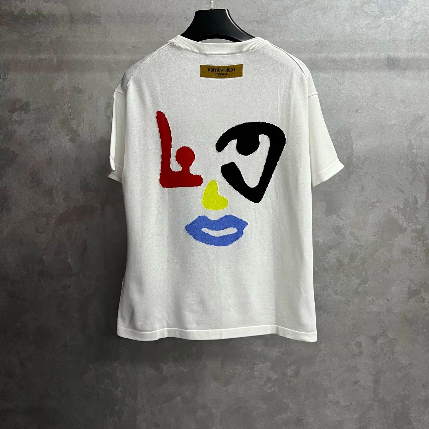 Louis Vuitton Louis Vuitton Printed Graphic White T-Shirt S Women Size S / US 4 / IT 40 - 5 Thumbnail