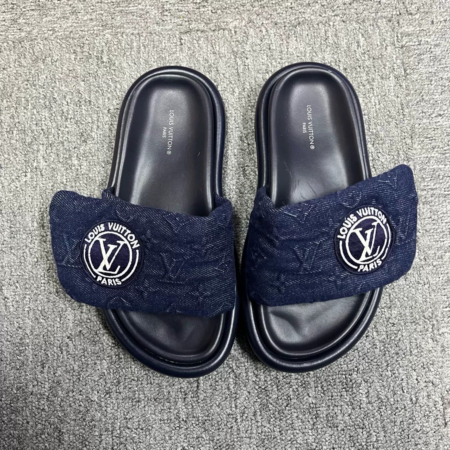 Louis Vuitton Louis Vuitton Blue Lowtop Sneakers 34 Women Size US 4 / IT 34 - 3 Thumbnail