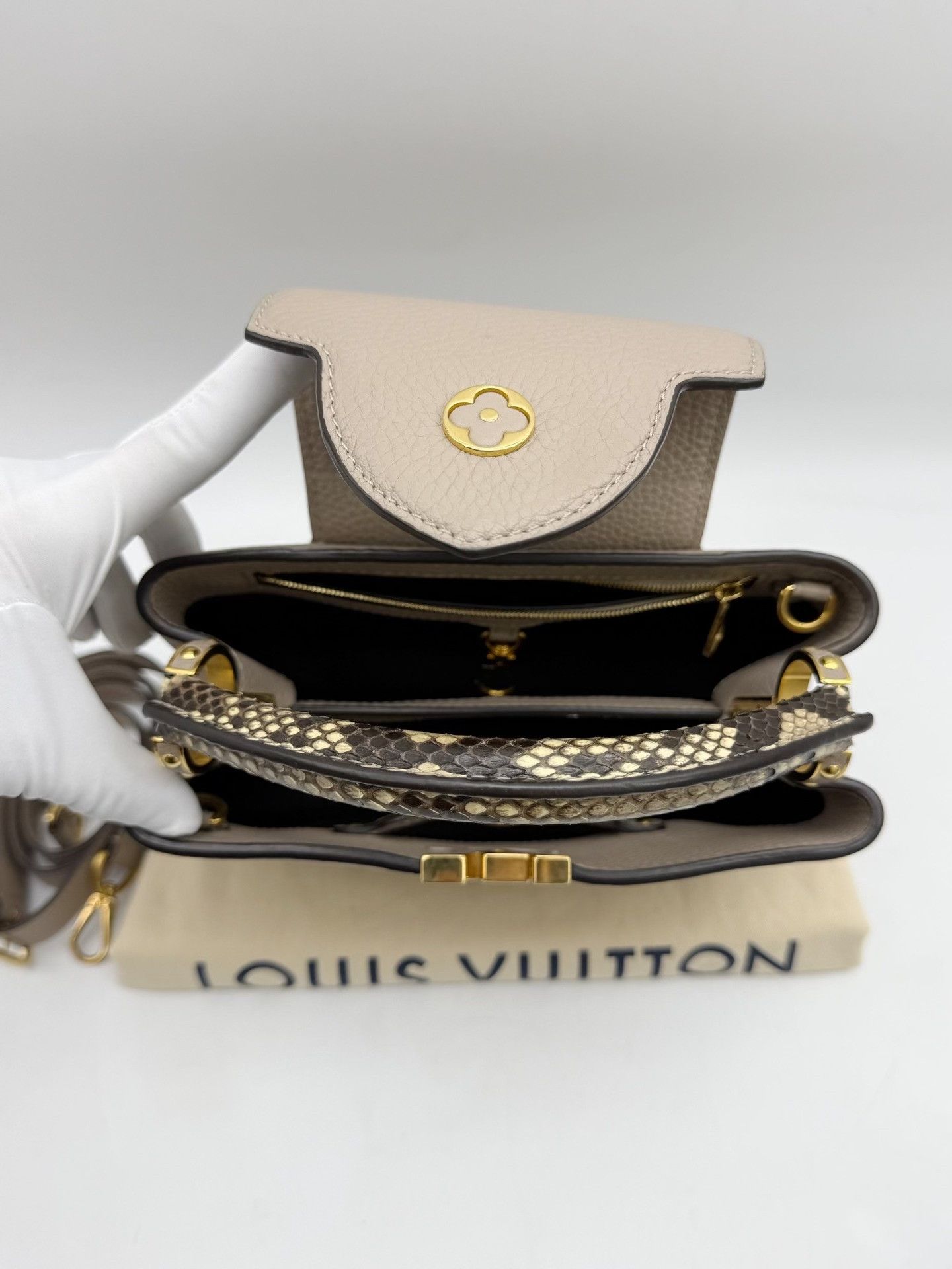 Louis Vuitton Pre-loved Bag Very good condition Size ONE SIZE - 7 Thumbnail