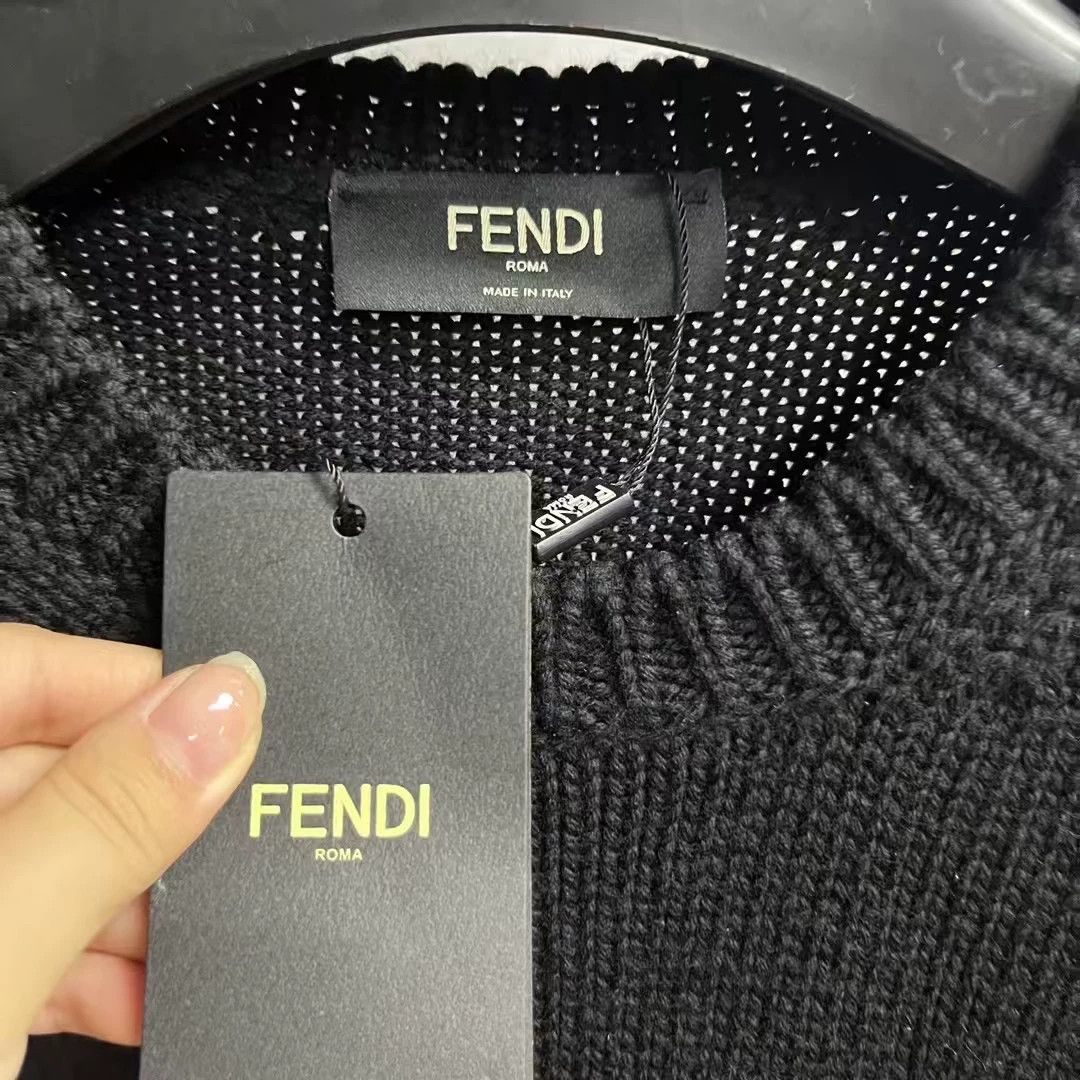 Fendi Fendi Printed Graphic Black Hoodie 48 Men Size US XL / EU 56 / 4 - 2 Thumbnail
