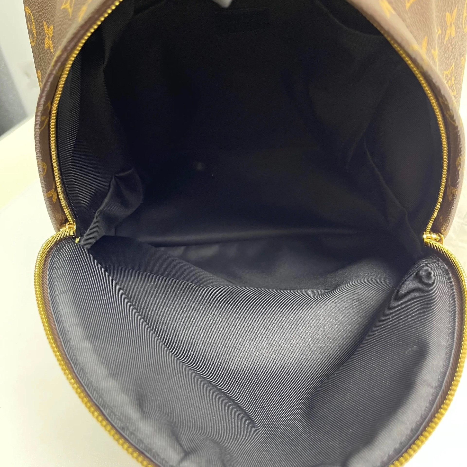 Louis Vuitton Pre-loved Bag Very good condition Size ONE SIZE - 8 Thumbnail