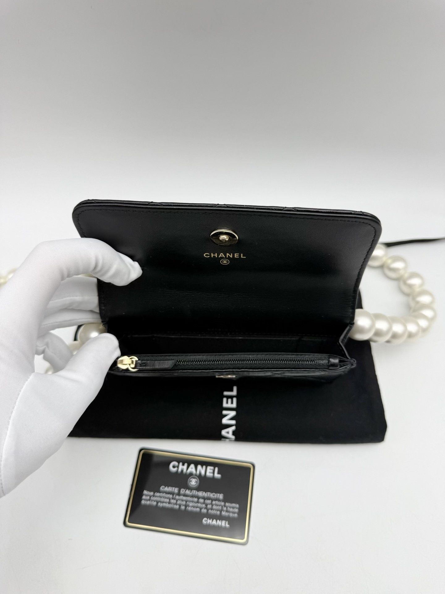 Chanel Pre-loved Bag Very good condition Size ONE SIZE - 4 Thumbnail