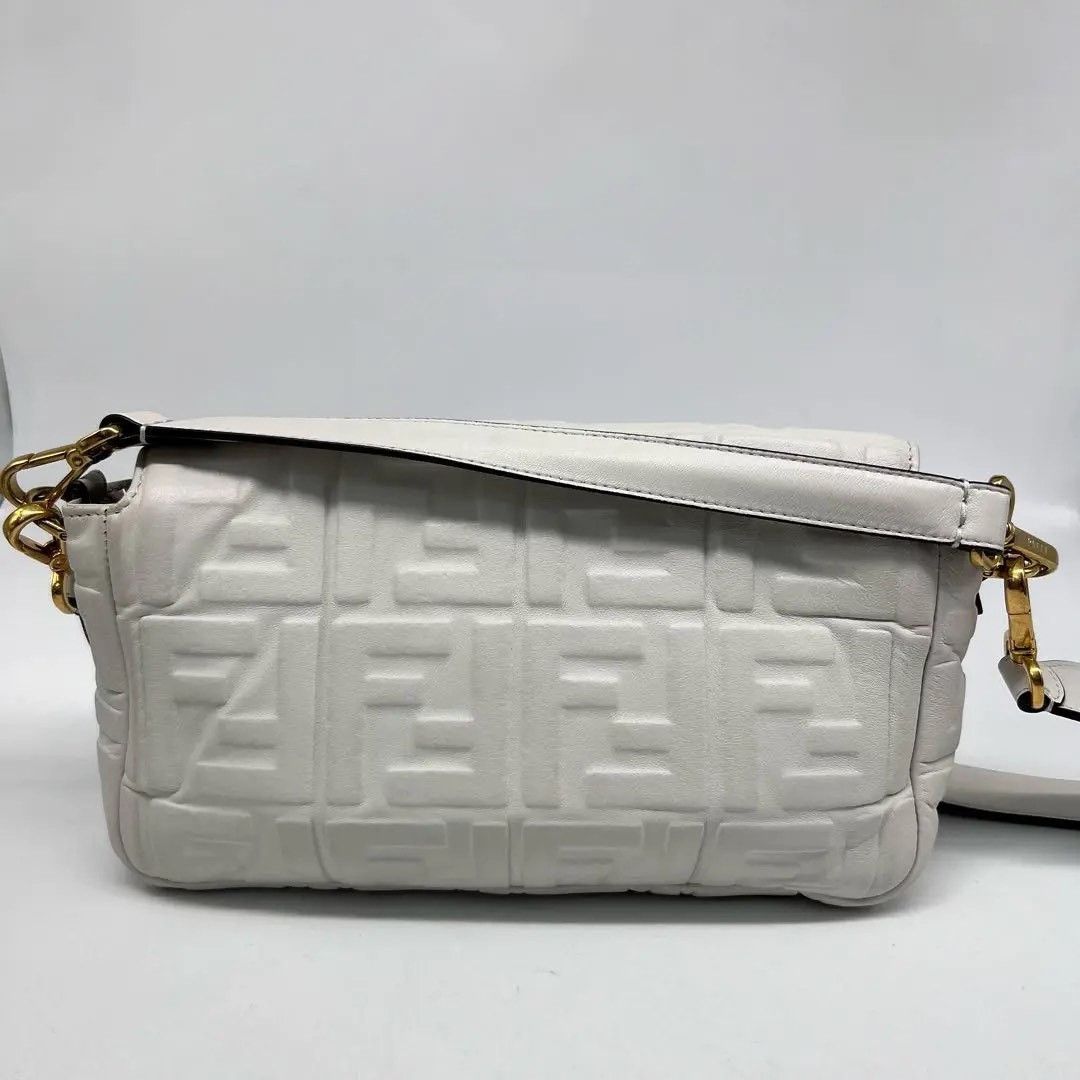 Fendi Pre-loved Bag Very good condition Size ONE SIZE - 4 Thumbnail