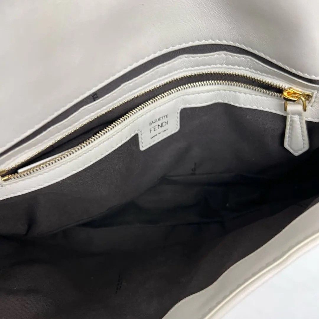 Fendi Pre-loved Bag Very good condition Size ONE SIZE - 9 Thumbnail