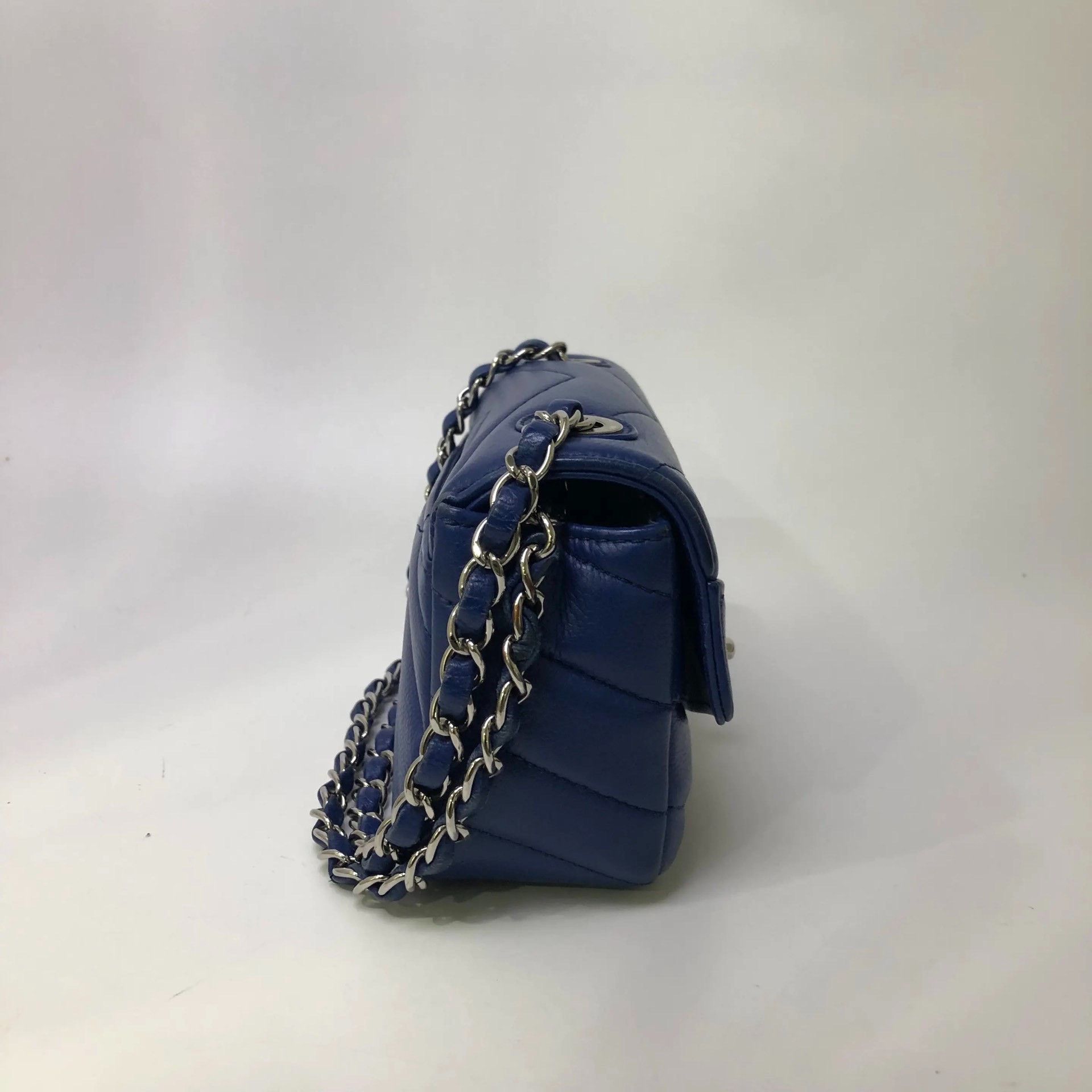 Chanel Pre-loved Bag Very good condition Size ONE SIZE - 2 Thumbnail