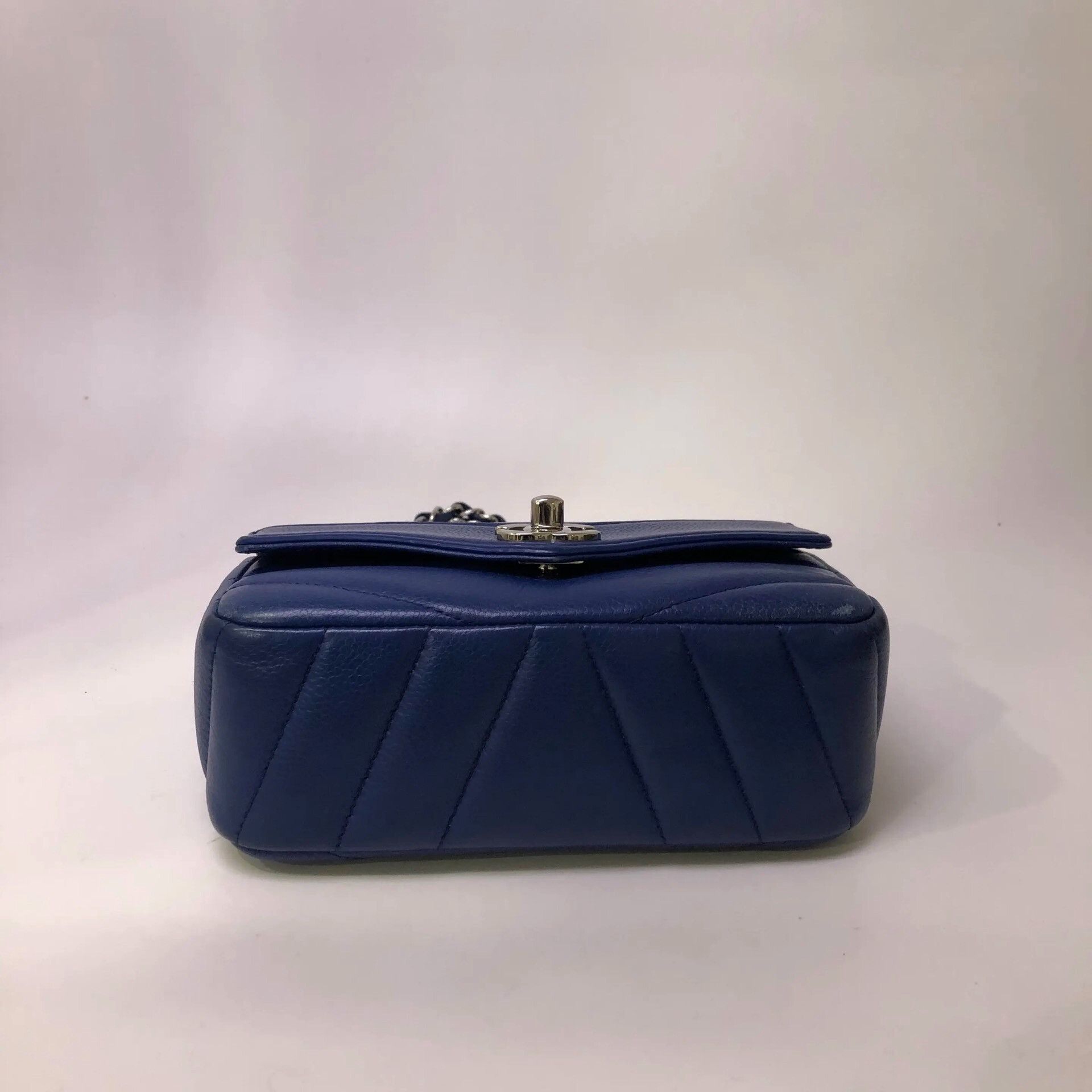 Chanel Pre-loved Bag Very good condition Size ONE SIZE - 5 Thumbnail