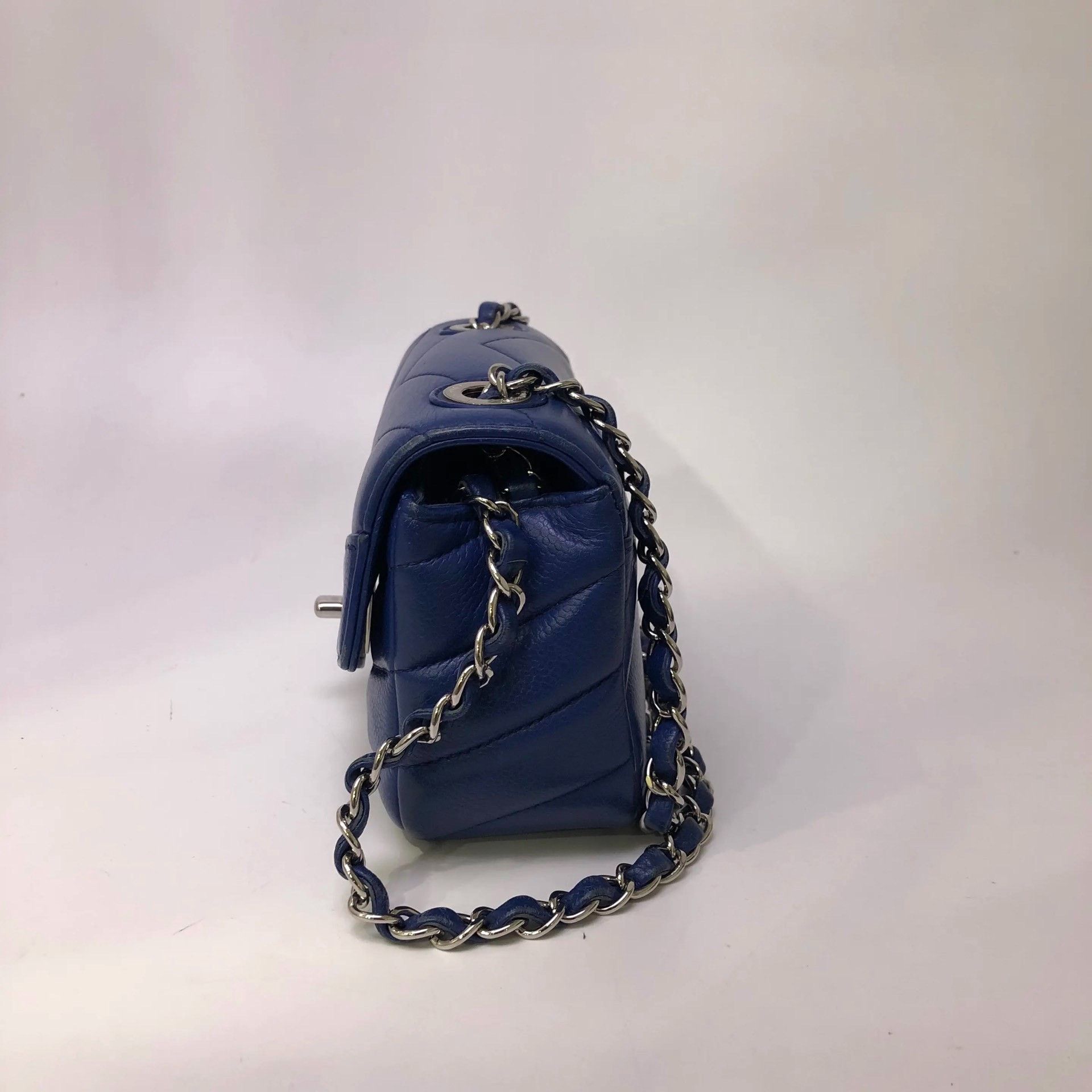 Chanel Pre-loved Bag Very good condition Size ONE SIZE - 3 Thumbnail