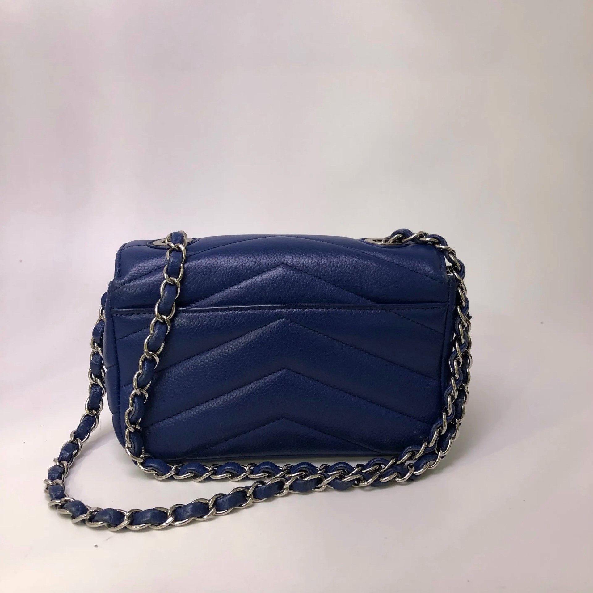 Chanel Pre-loved Bag Very good condition Size ONE SIZE - 4 Thumbnail