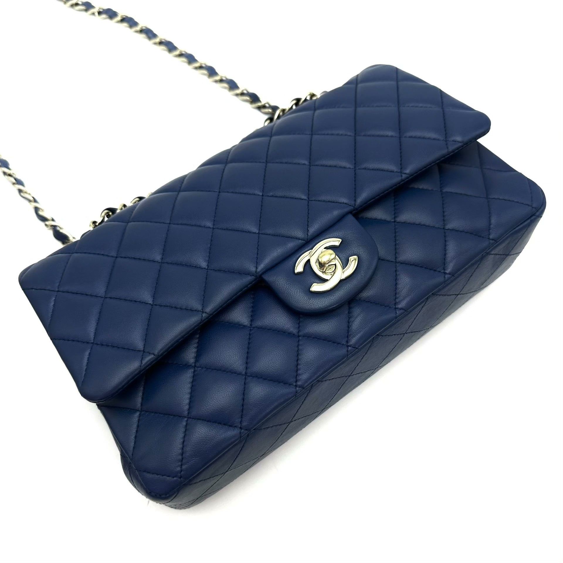 Chanel Pre-loved Bag Very good condition Size ONE SIZE - 4 Thumbnail
