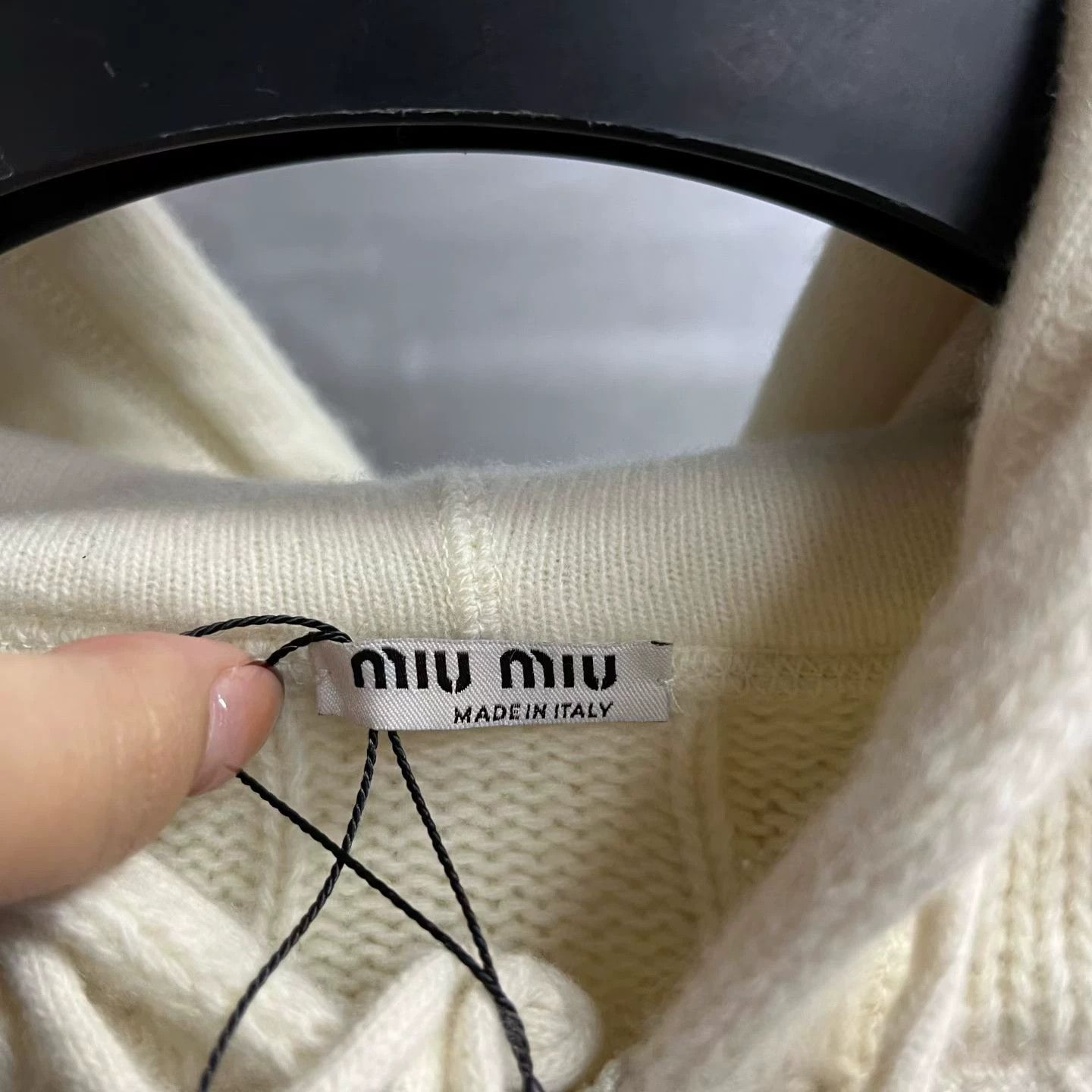 Miu Miu Miu Miu Retro White Sweater 44 Women Size L / US 10 / IT 46 - 2 Thumbnail
