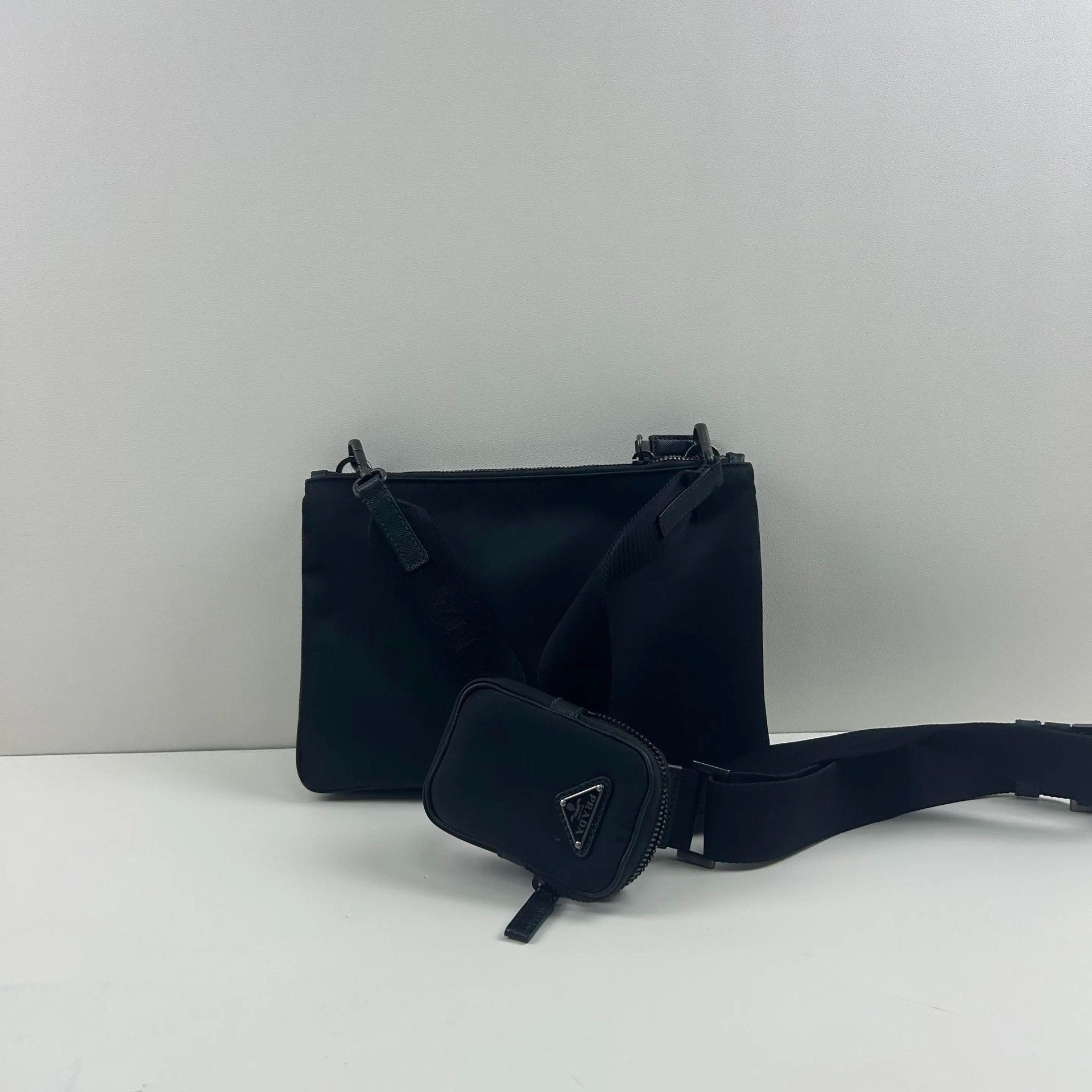 Prada Pre-loved Bag Very good condition Size ONE SIZE - 4 Thumbnail
