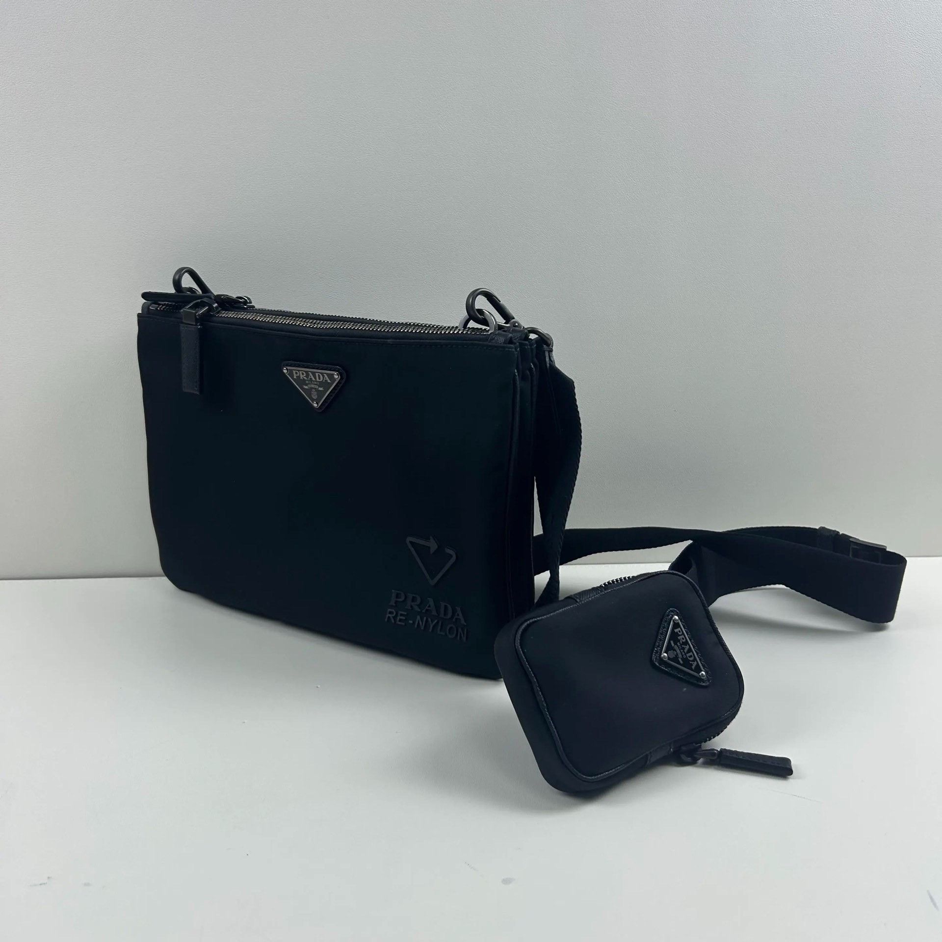 Prada Pre-loved Bag Very good condition Size ONE SIZE - 2 Thumbnail