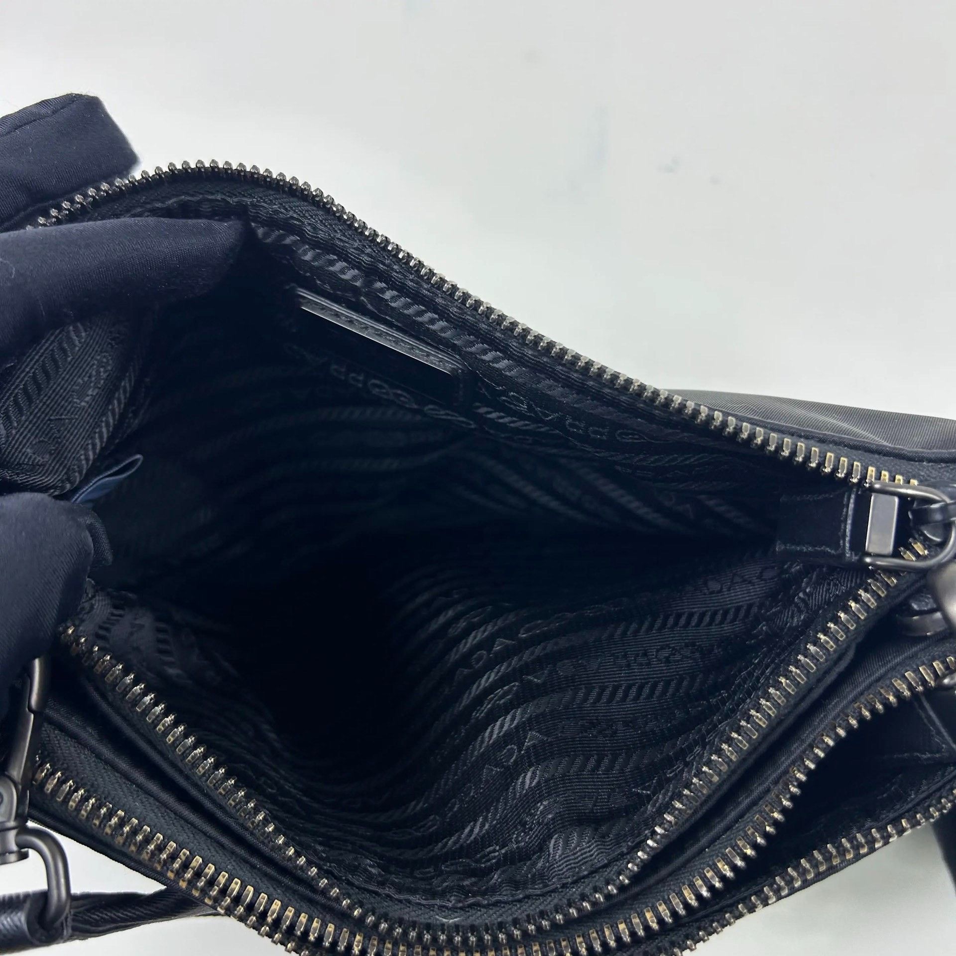 Prada Pre-loved Bag Very good condition Size ONE SIZE - 9 Thumbnail