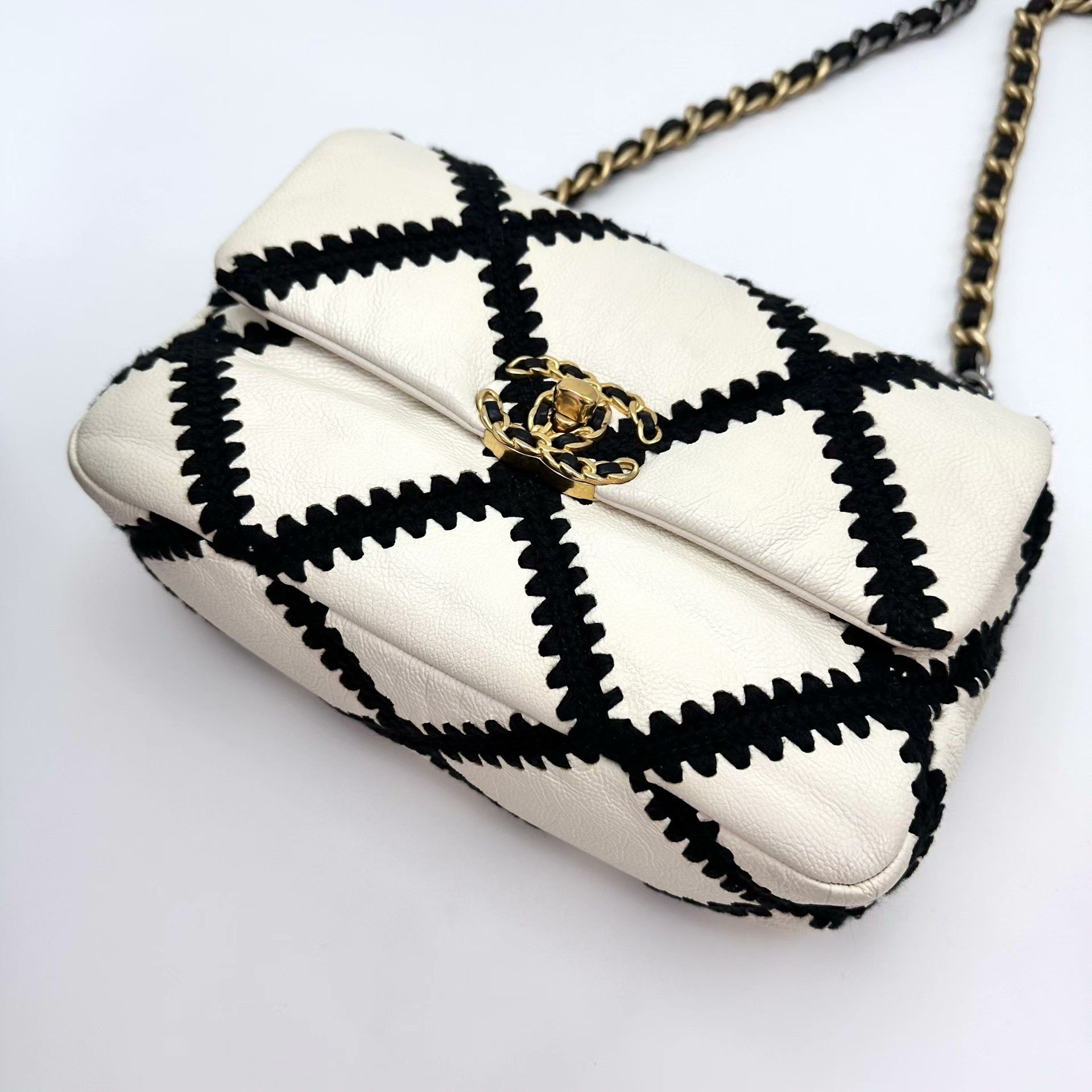 Chanel Pre-loved Bag Very good condition Size ONE SIZE - 6 Thumbnail