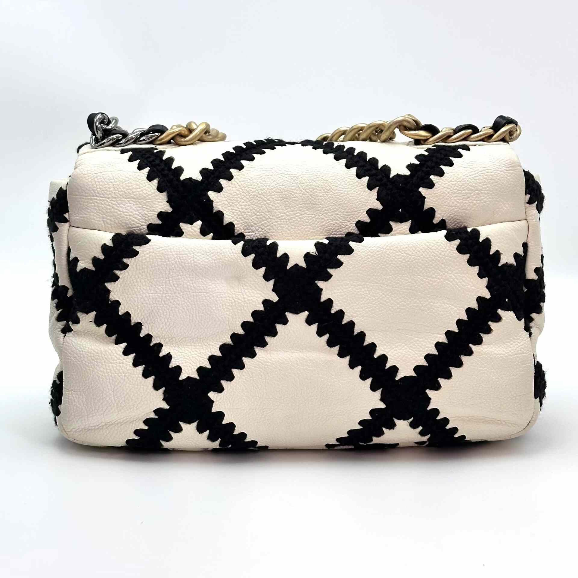 Chanel Pre-loved Bag Very good condition Size ONE SIZE - 3 Thumbnail