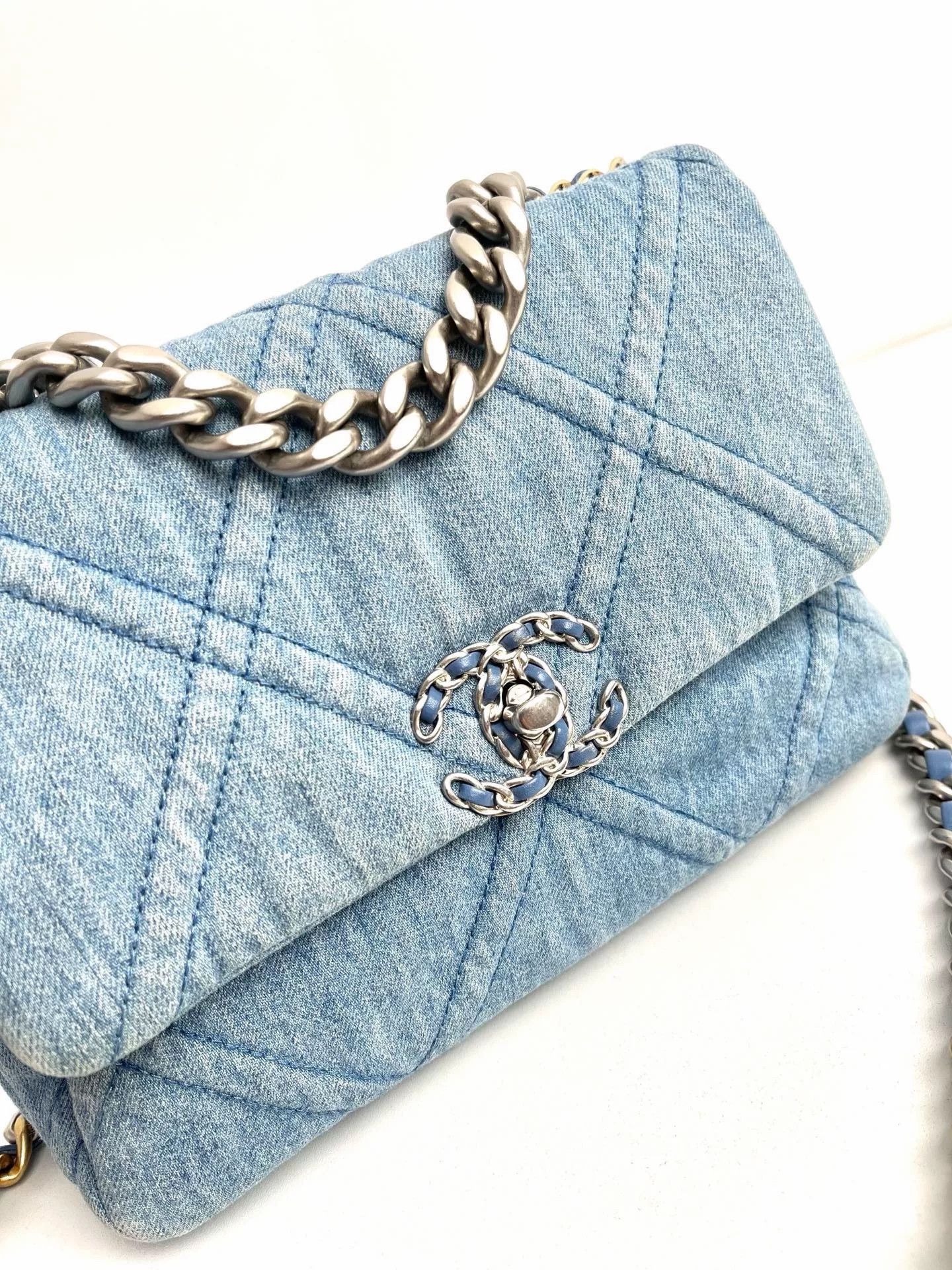 Chanel Pre-loved Bag Very good condition Size ONE SIZE - 8 Thumbnail