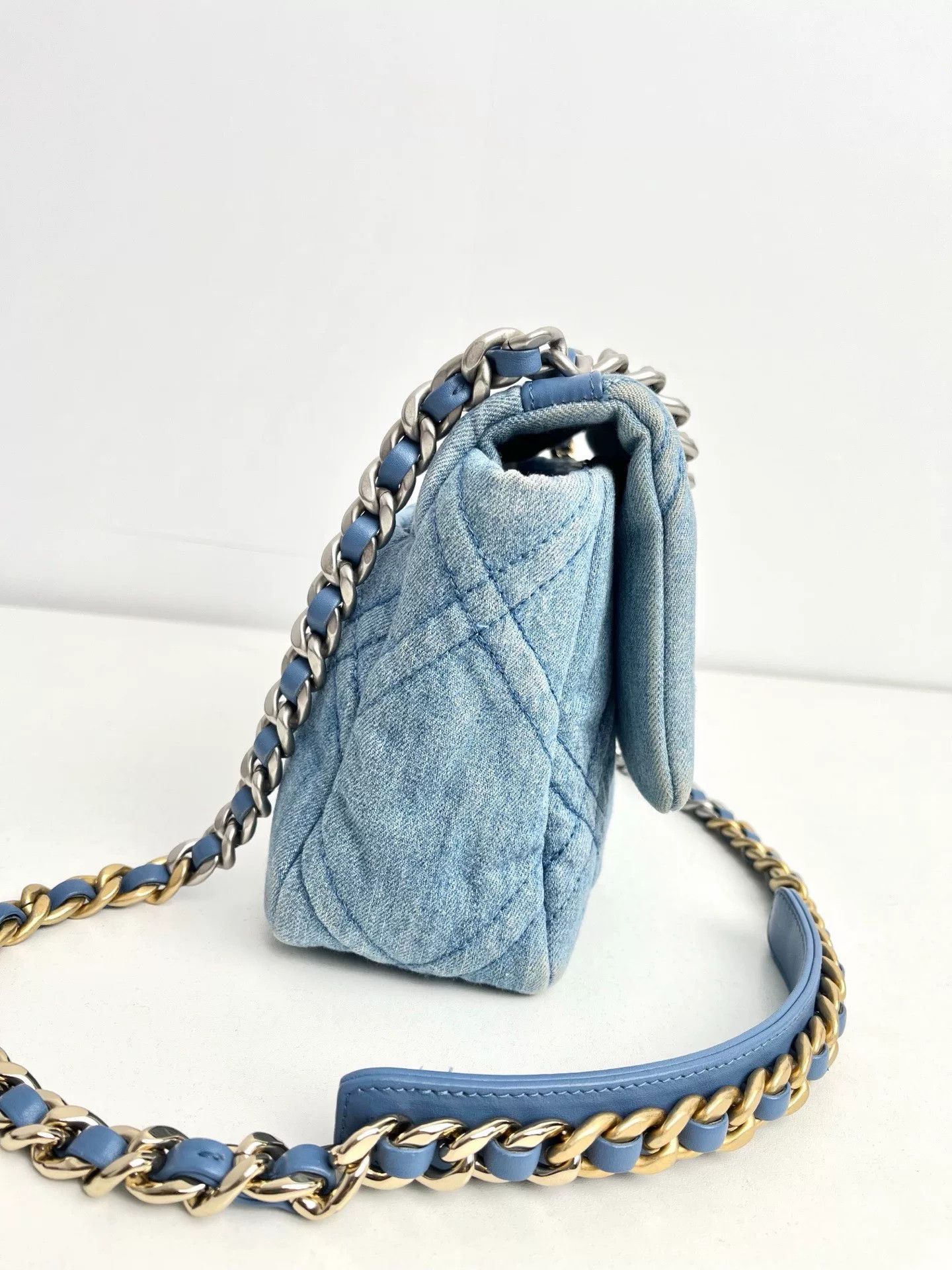 Chanel Pre-loved Bag Very good condition Size ONE SIZE - 7 Thumbnail