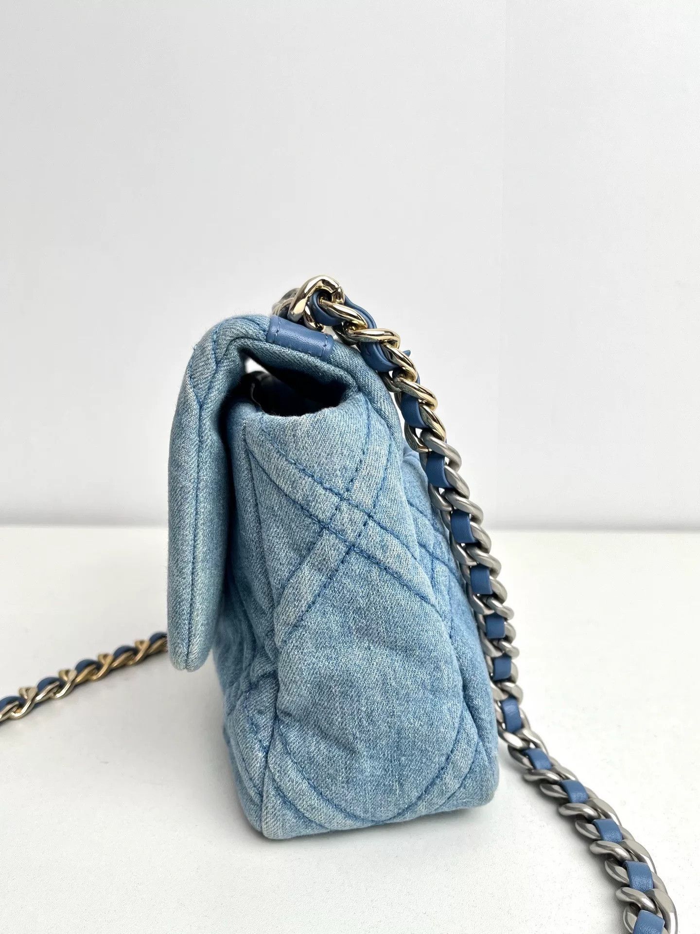 Chanel Pre-loved Bag Very good condition Size ONE SIZE - 5 Thumbnail