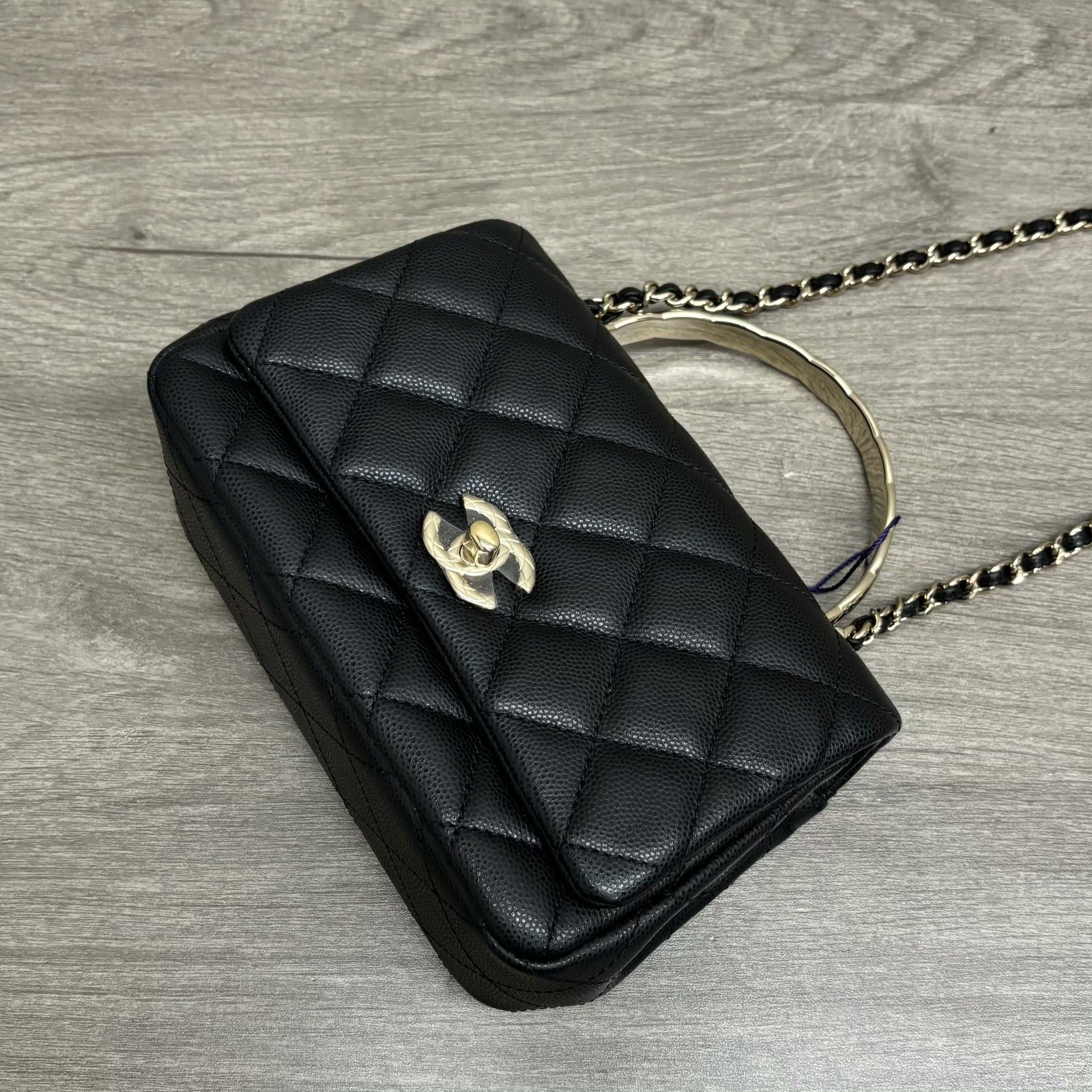 Chanel Pre-loved Bag Very good condition Size ONE SIZE - 5 Thumbnail