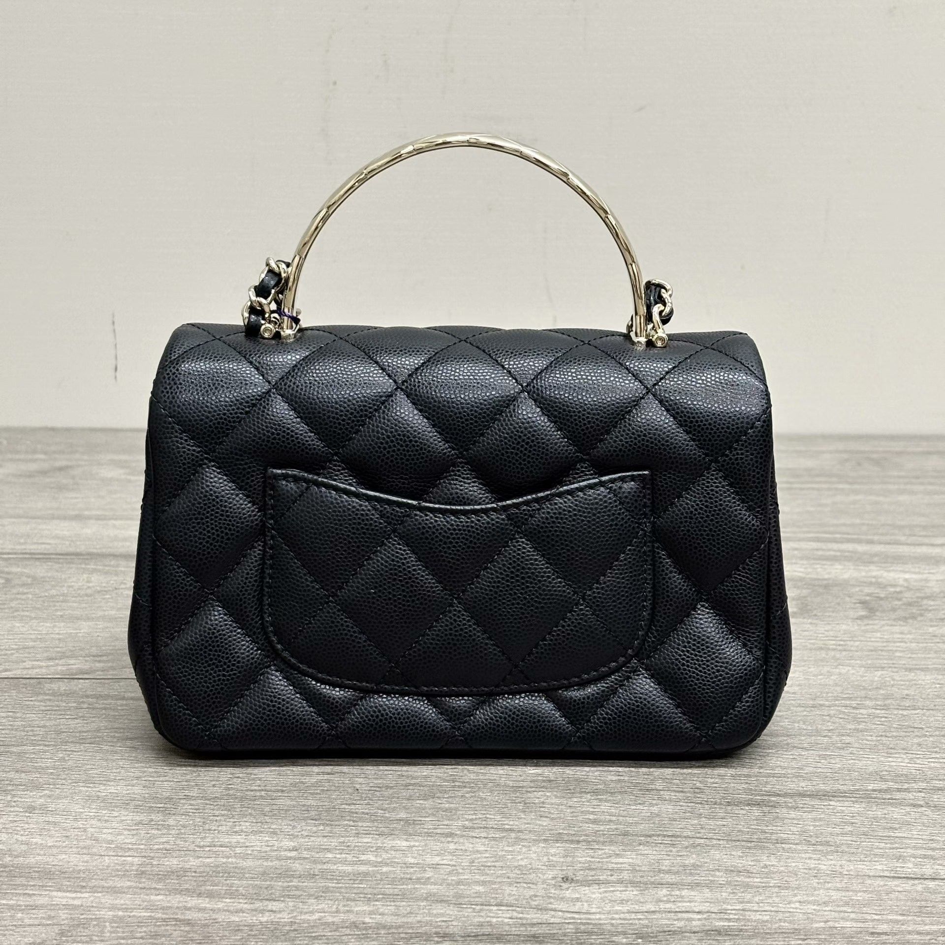 Chanel Pre-loved Bag Very good condition Size ONE SIZE - 2 Thumbnail