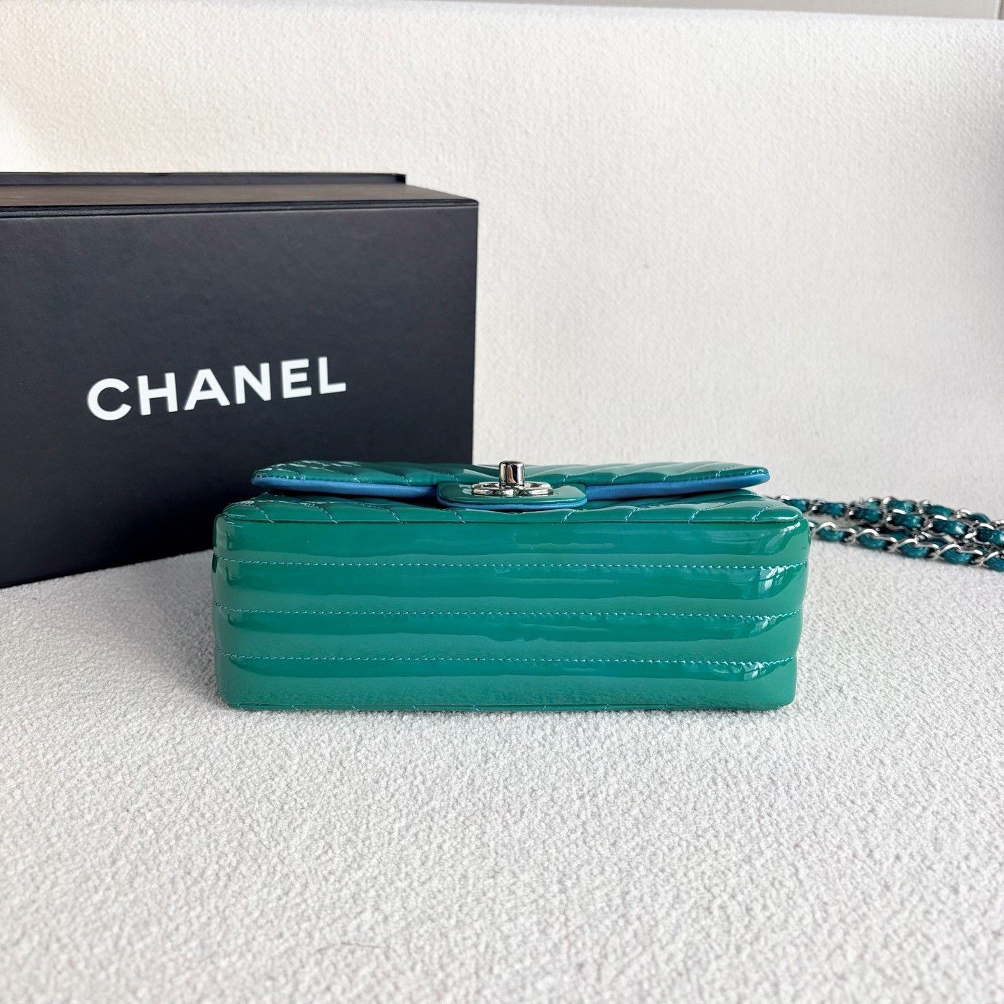 Chanel Pre-loved Bag Very good condition Size ONE SIZE - 5 Thumbnail