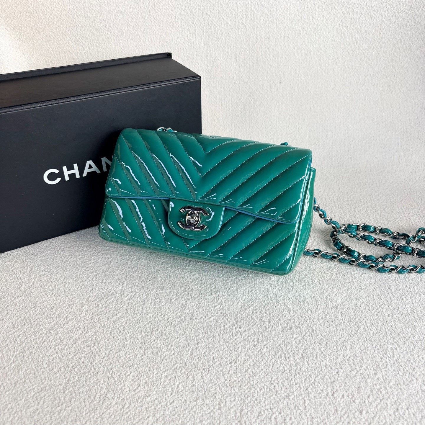Chanel Pre-loved Bag Very good condition Size ONE SIZE - 4 Thumbnail