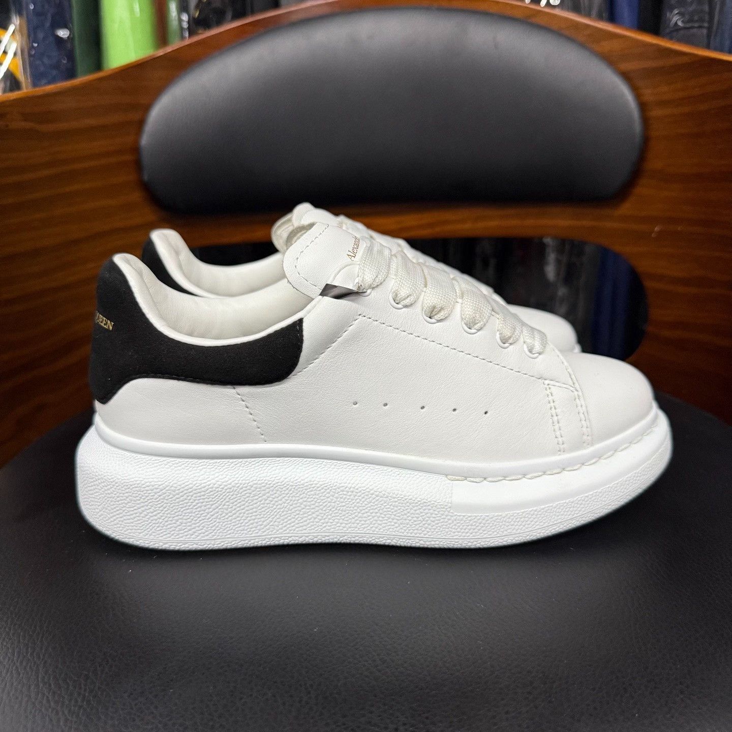 Alexander Wang Alexander Wang Black Lowtop Sneakers 5 Men Size US 5 / EU 37 - 4 Thumbnail