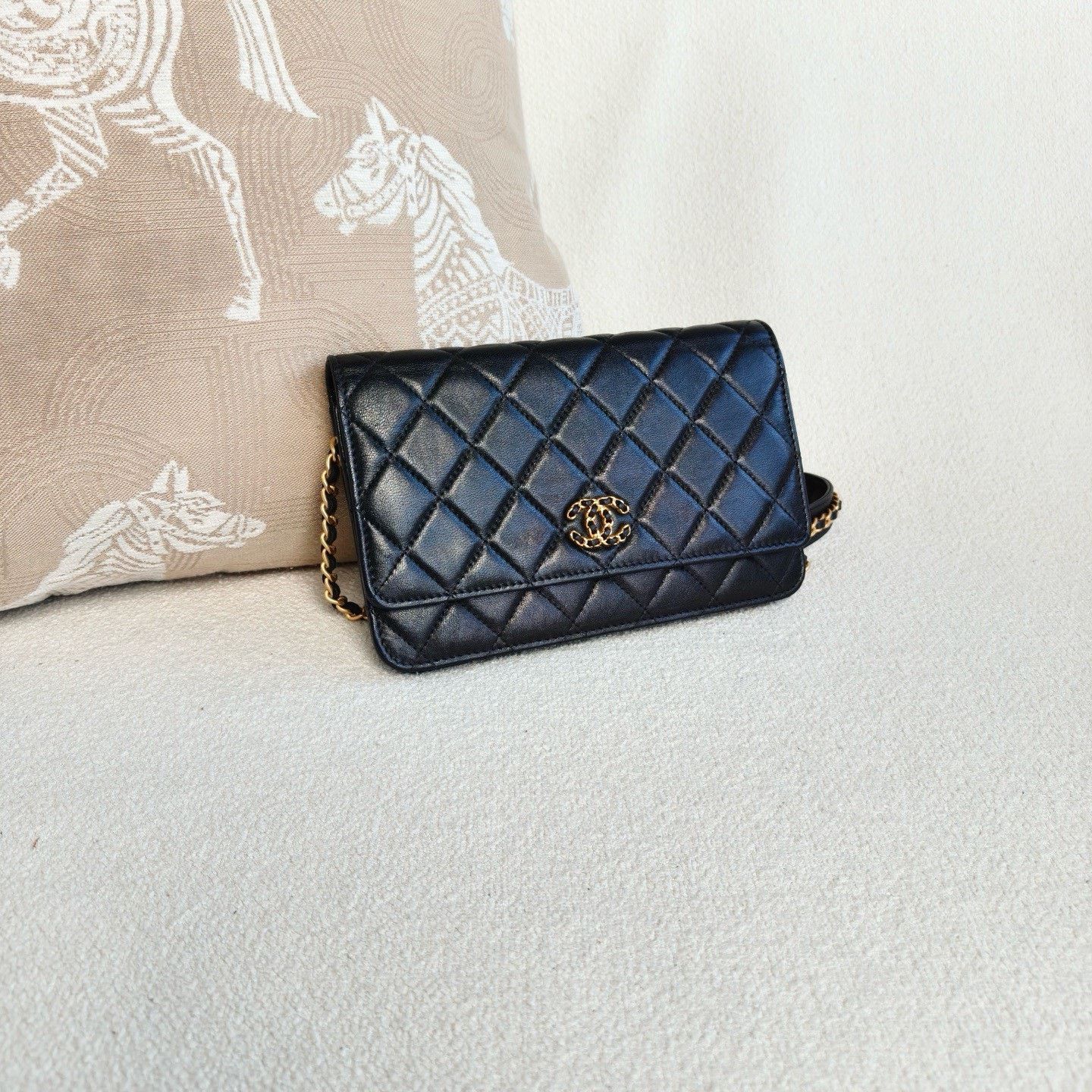 Chanel Pre-loved Bag Very good condition Size ONE SIZE - 5 Thumbnail