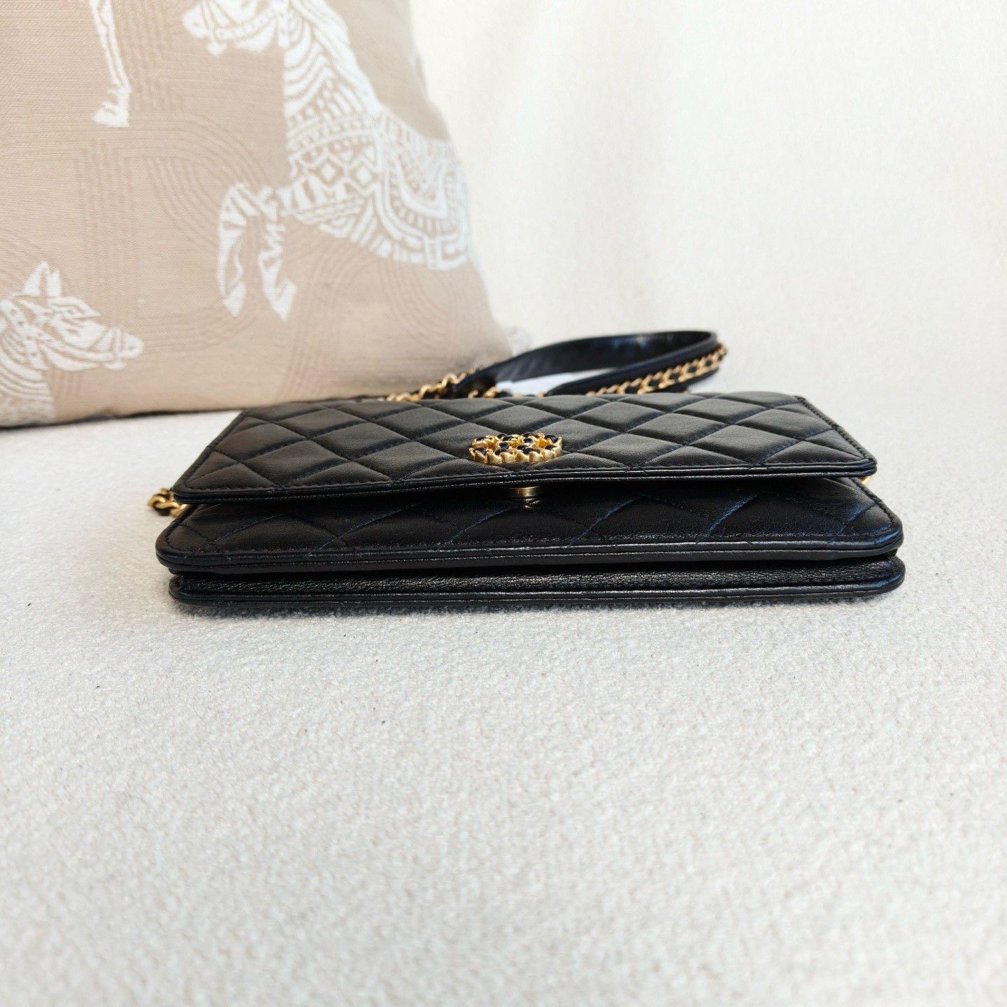 Chanel Pre-loved Bag Very good condition Size ONE SIZE - 6 Thumbnail