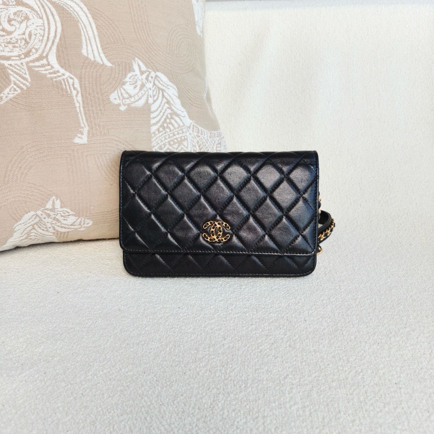 Chanel Pre-loved Bag Very good condition Size ONE SIZE - 2 Thumbnail