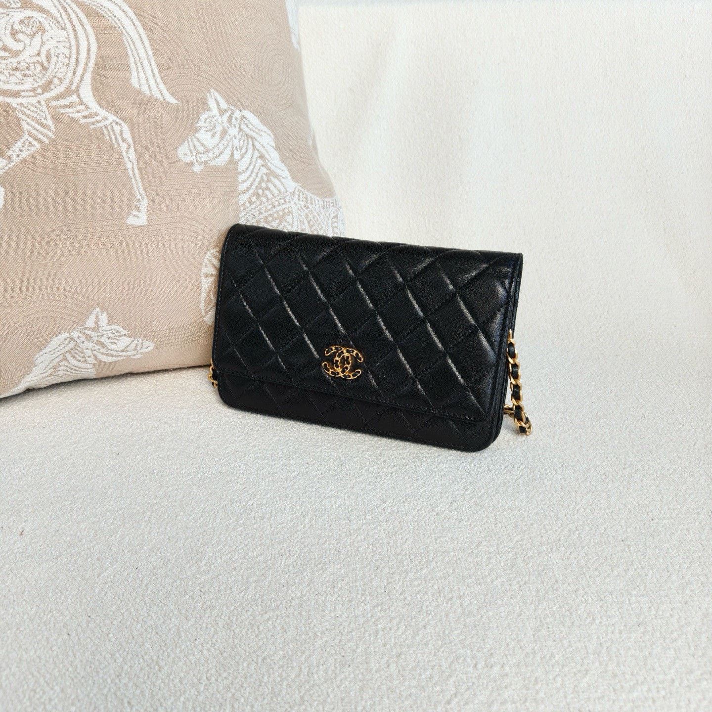 Chanel Pre-loved Bag Very good condition Size ONE SIZE - 4 Thumbnail
