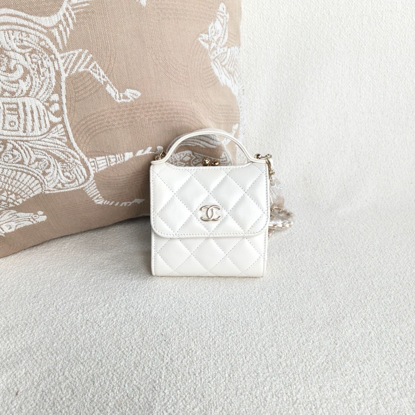 Chanel Pre-loved Bag Very good condition Size ONE SIZE - 2 Thumbnail