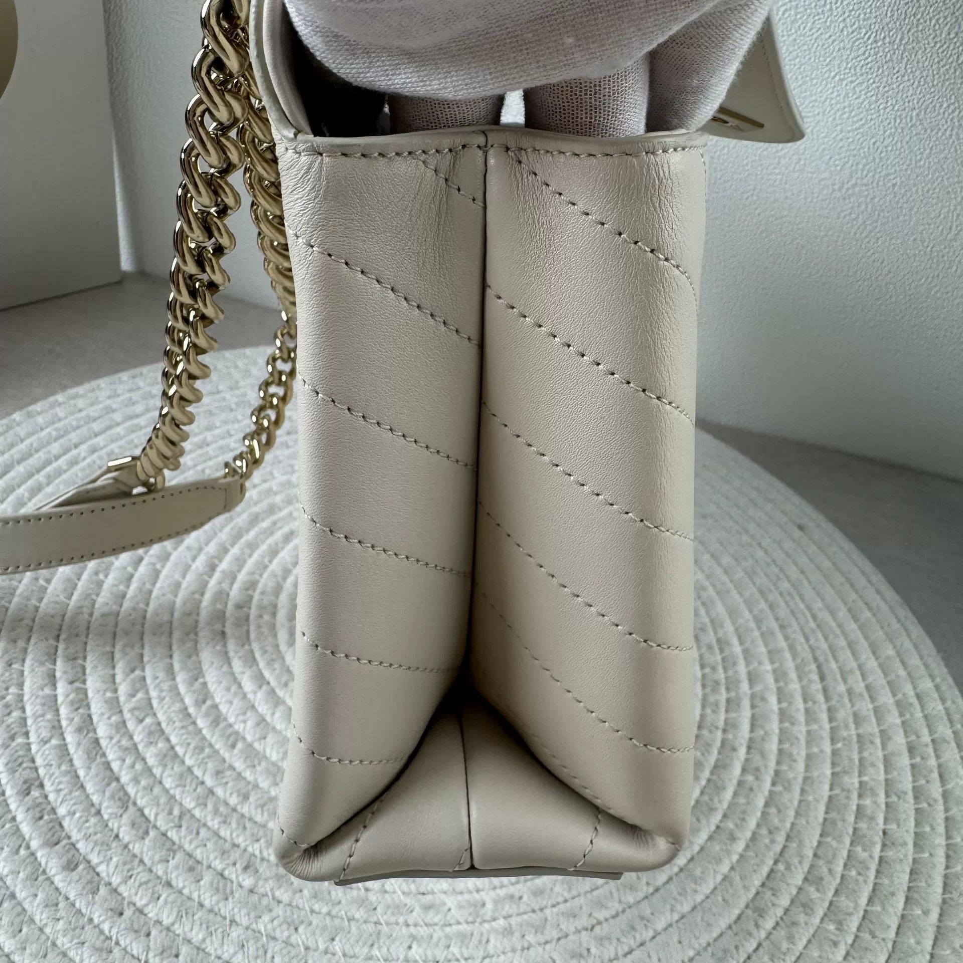 Chanel Pre-loved Bag Very good condition Size ONE SIZE - 4 Thumbnail