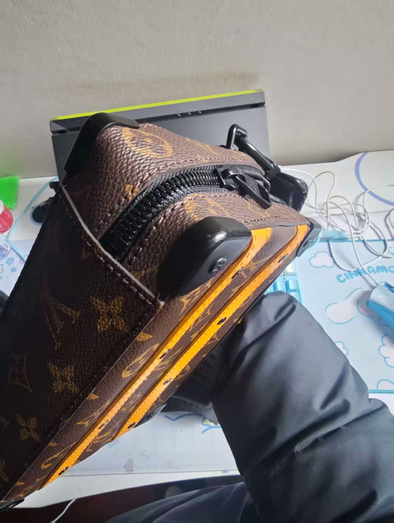 Louis Vuitton Pre-loved Bag Very good condition Size ONE SIZE - 6 Thumbnail