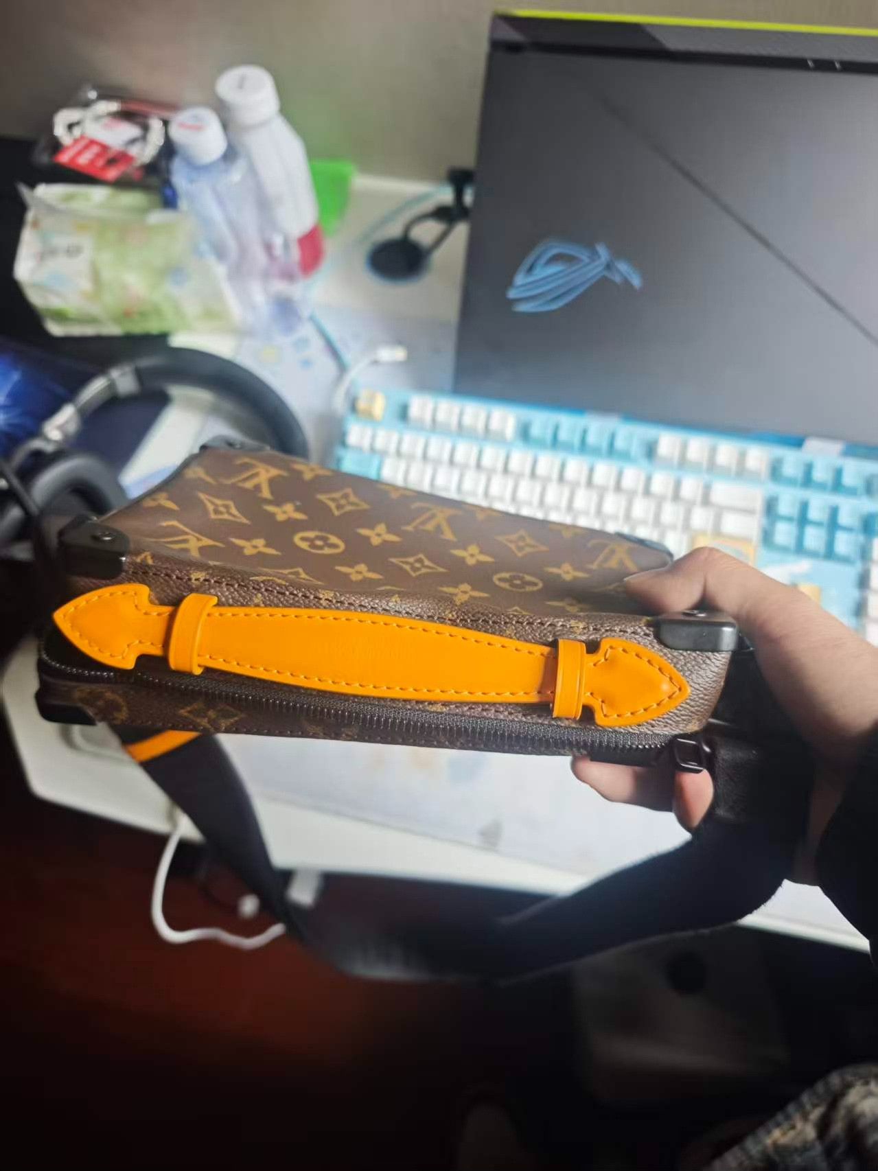 Louis Vuitton Pre-loved Bag Very good condition Size ONE SIZE - 5 Thumbnail