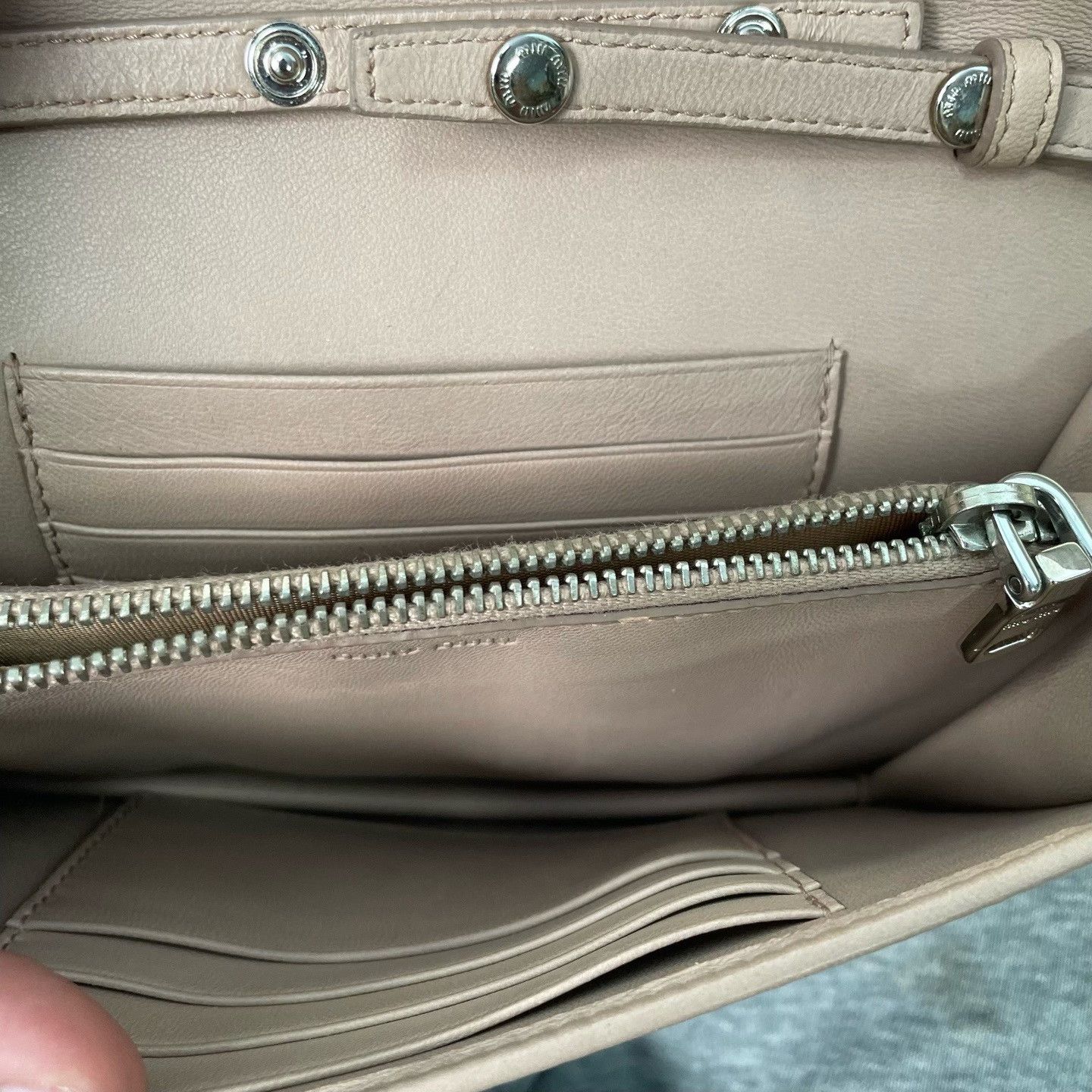 Miu Miu Pre-loved Bag Very good condition Size ONE SIZE - 6 Thumbnail