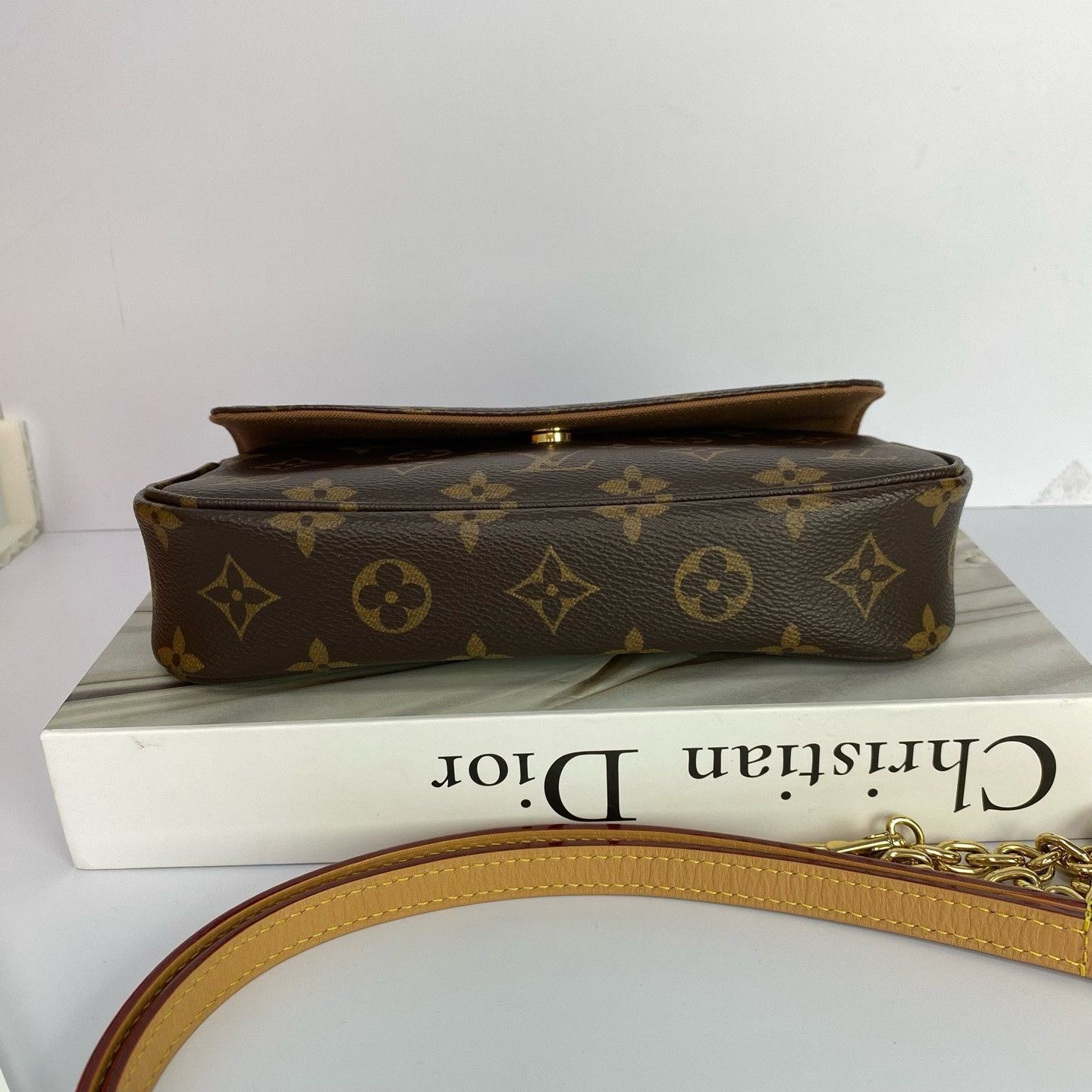 Louis Vuitton Pre-loved Bag Very good condition Size ONE SIZE - 6 Thumbnail