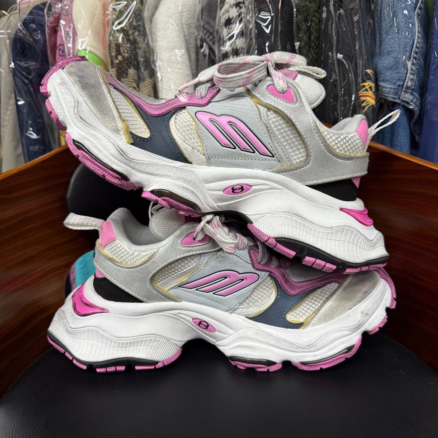 Balenciaga Balenciaga Distressed Pink Lowtop Sneakers us_8-5 Women Size US 8.5 / IT 38.5 - 7 Thumbnail