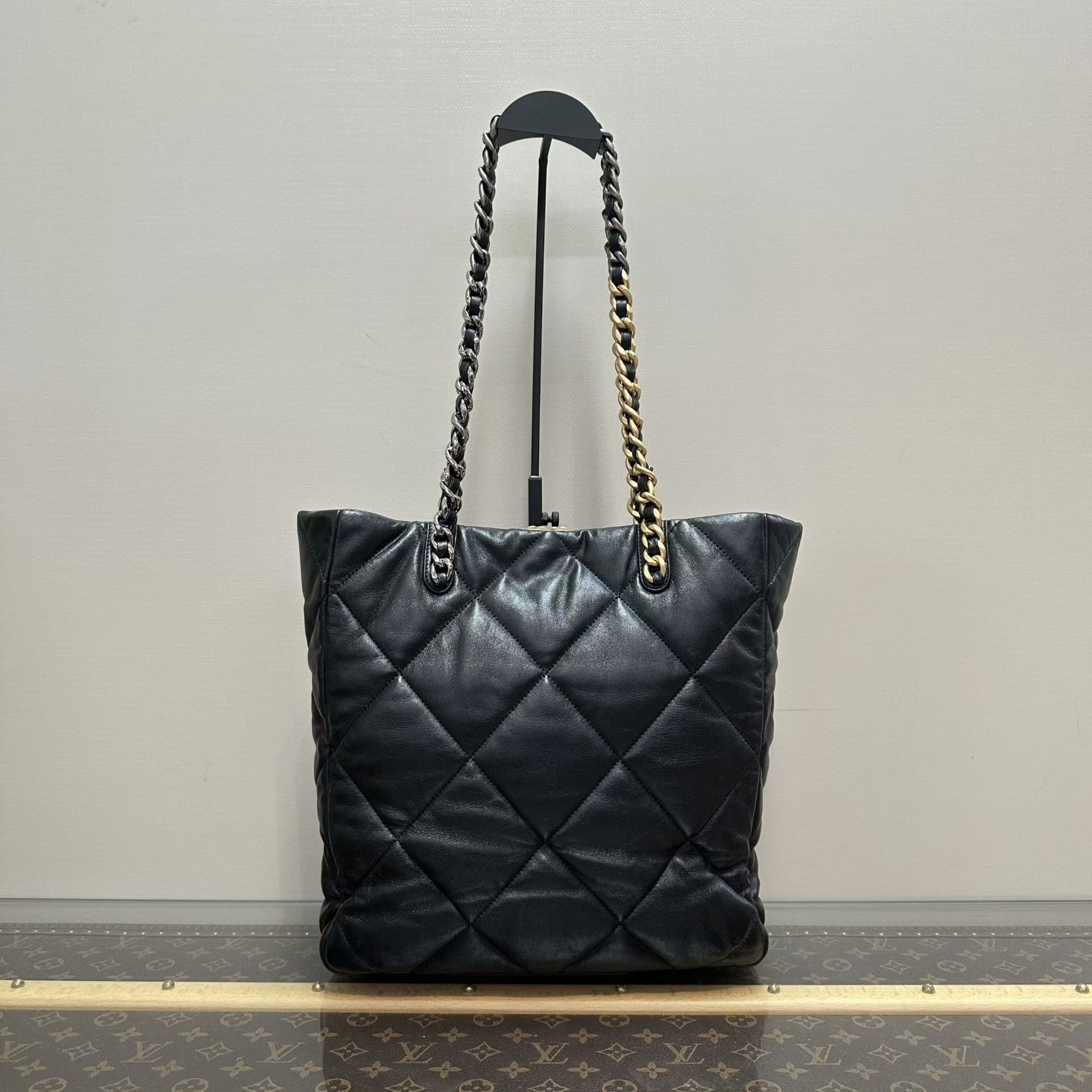 Chanel Pre-loved Bag Very good condition Size ONE SIZE - 2 Thumbnail