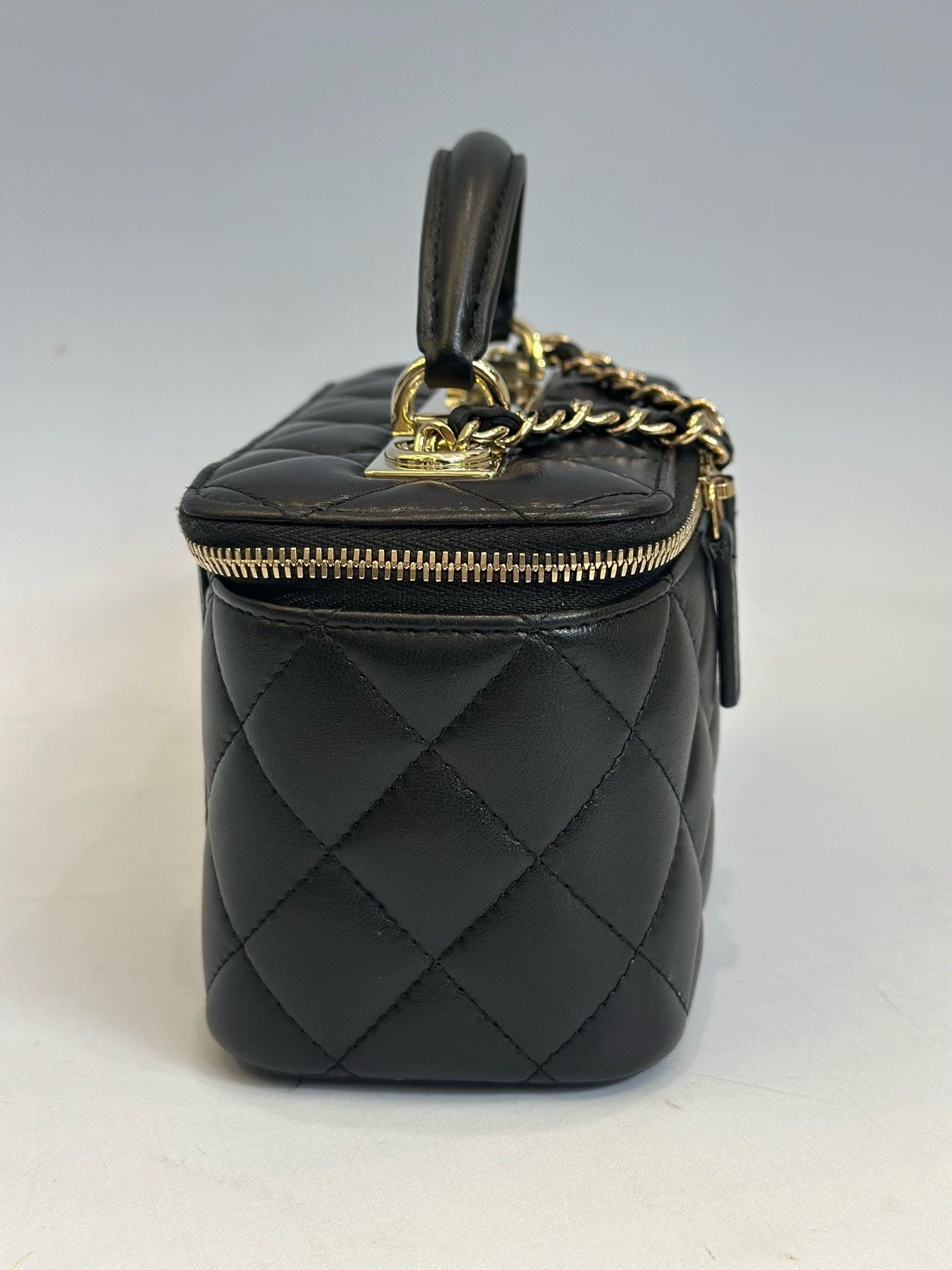 Chanel Pre-loved Bag Very good condition Size ONE SIZE - 5 Thumbnail