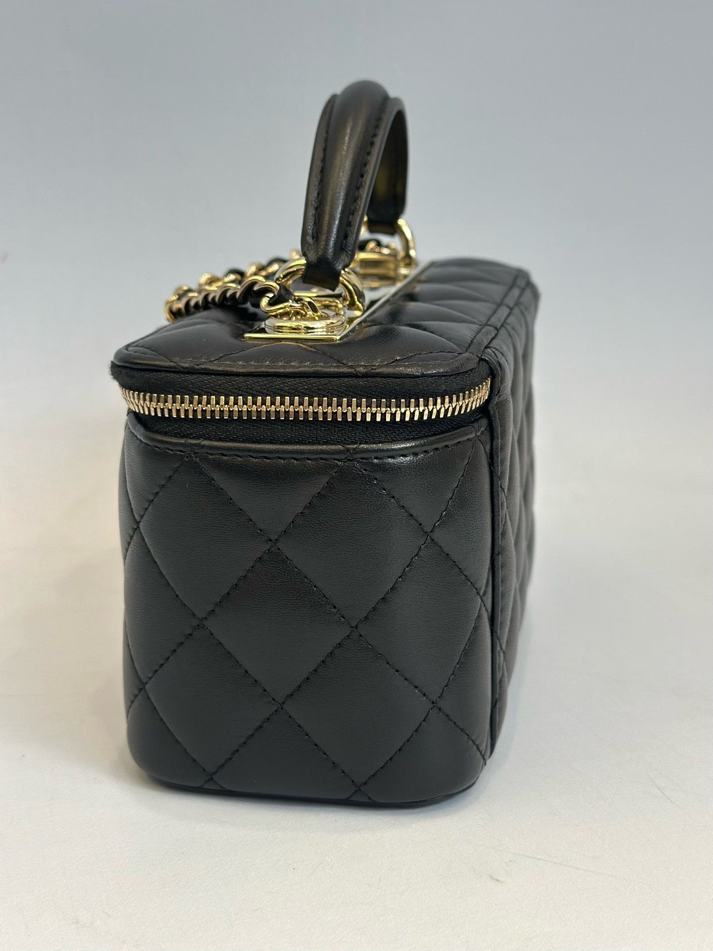 Chanel Pre-loved Bag Very good condition Size ONE SIZE - 4 Thumbnail