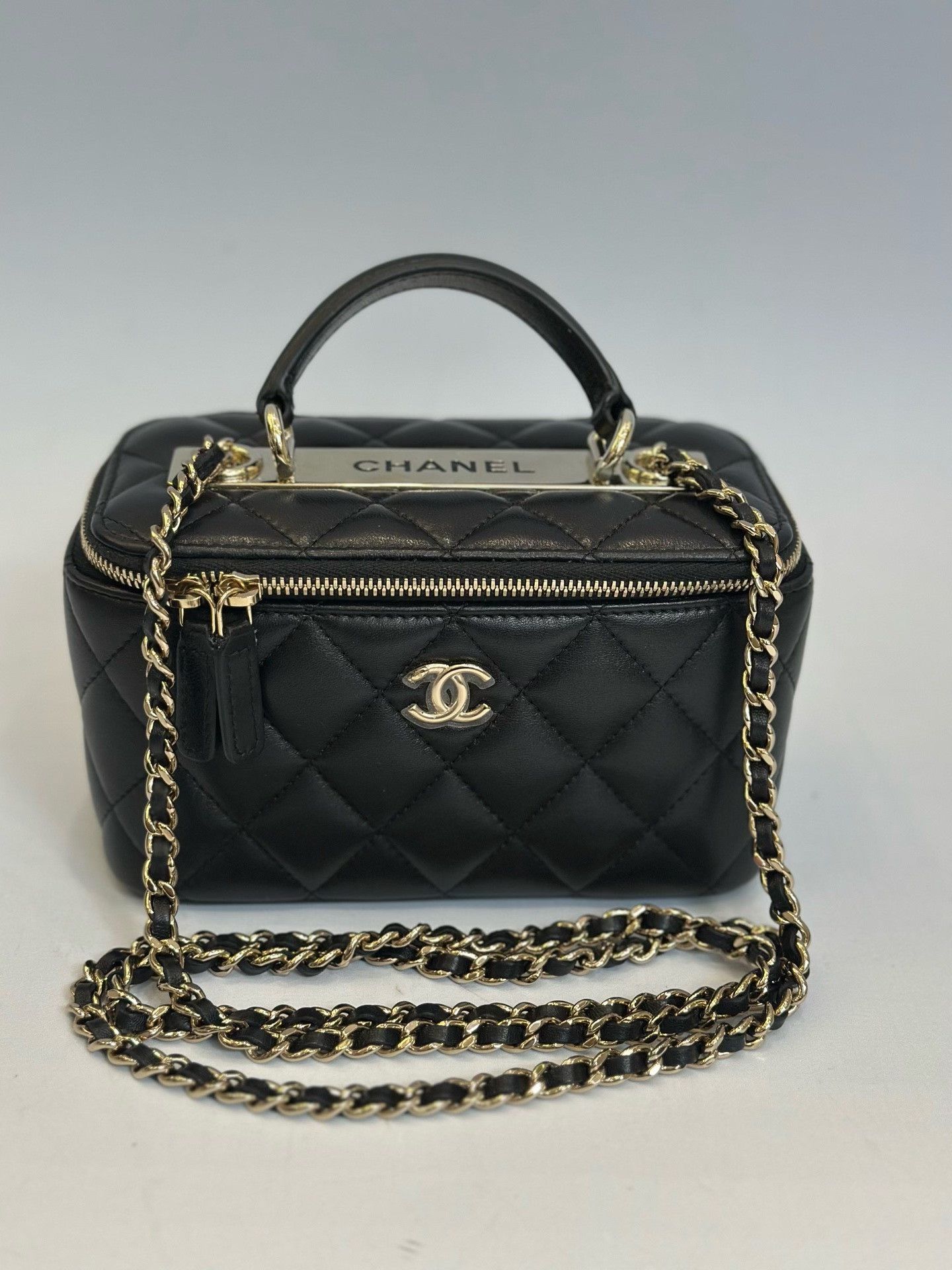 Chanel Pre-loved Bag Very good condition Size ONE SIZE - 2 Thumbnail