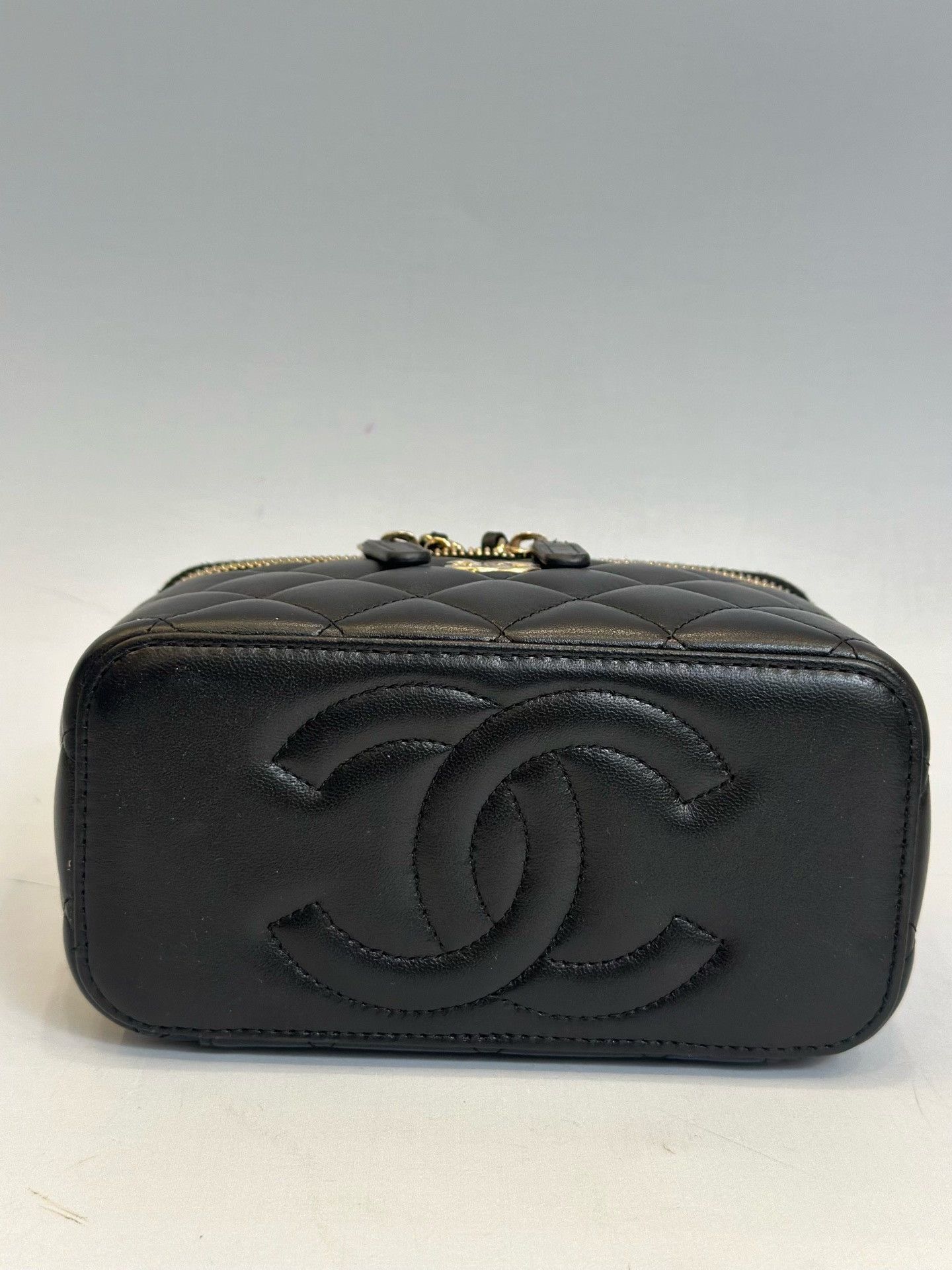 Chanel Pre-loved Bag Very good condition Size ONE SIZE - 6 Thumbnail