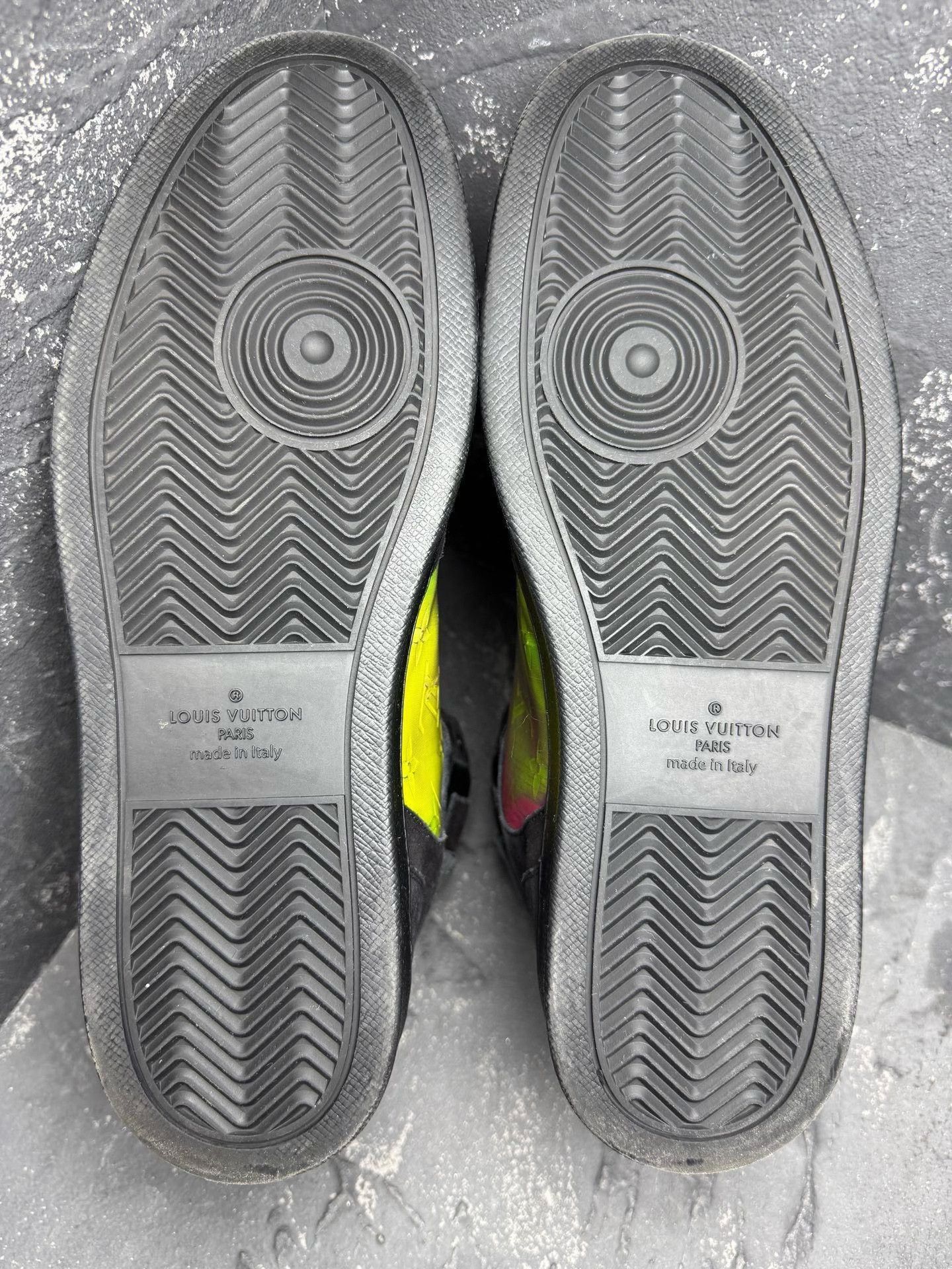 Louis Vuitton Louis Vuitton Black Hitop Sneakers 10 Men Size US 10 / EU 43 - 6 Thumbnail