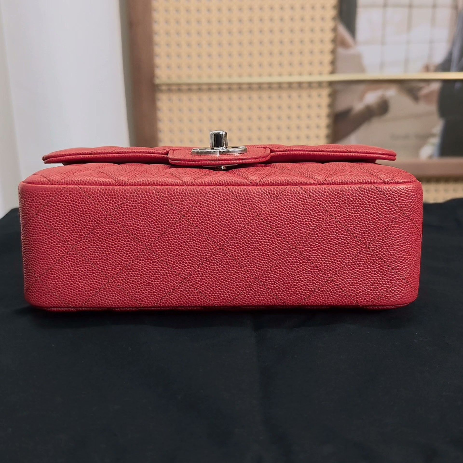 Chanel Pre-loved Bag Very good condition Size ONE SIZE - 5 Thumbnail
