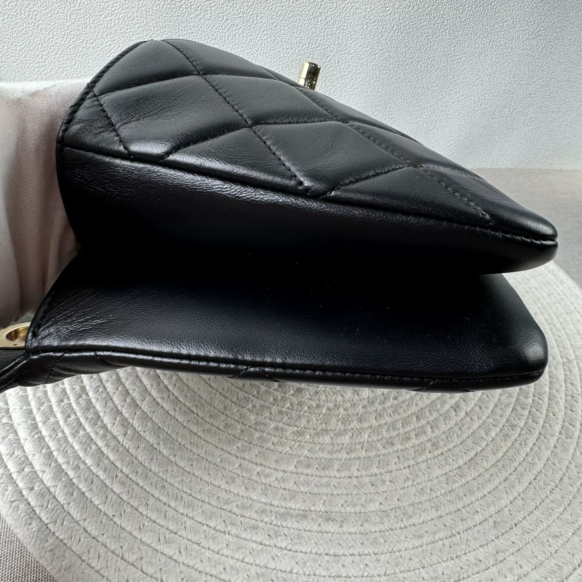 Chanel Pre-loved Bag Very good condition Size ONE SIZE - 4 Thumbnail