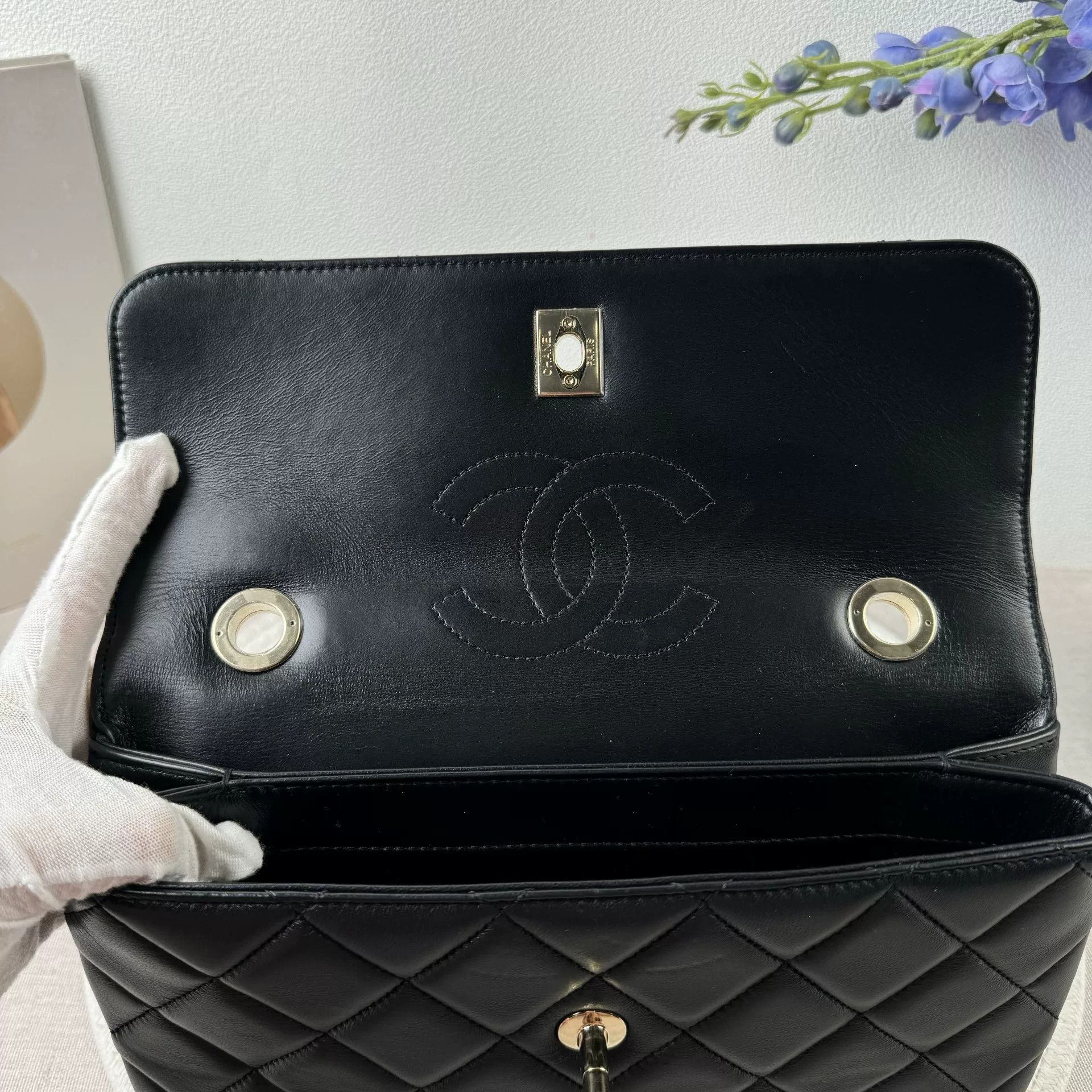 Chanel Pre-loved Bag Very good condition Size ONE SIZE - 5 Thumbnail