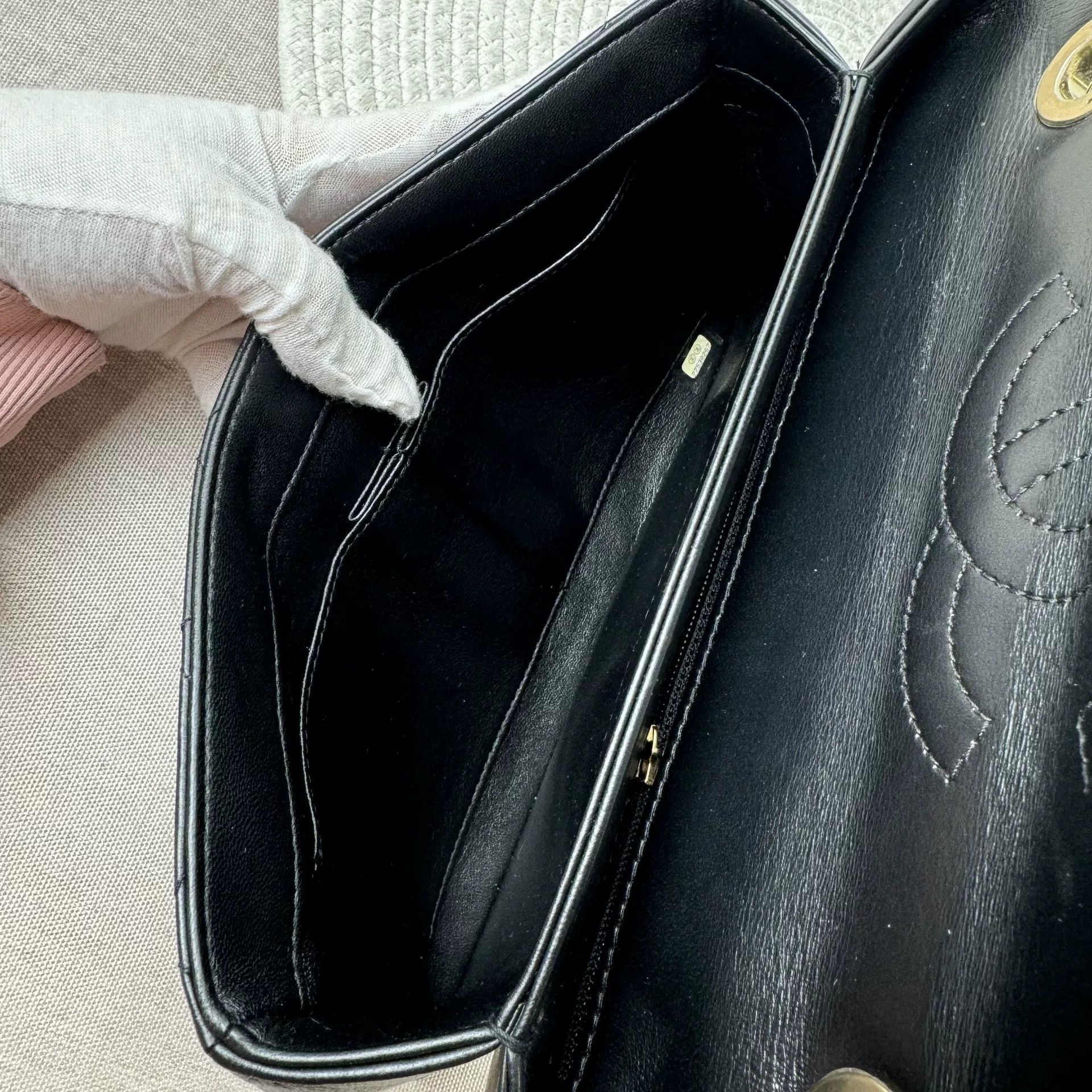 Chanel Pre-loved Bag Very good condition Size ONE SIZE - 2 Thumbnail